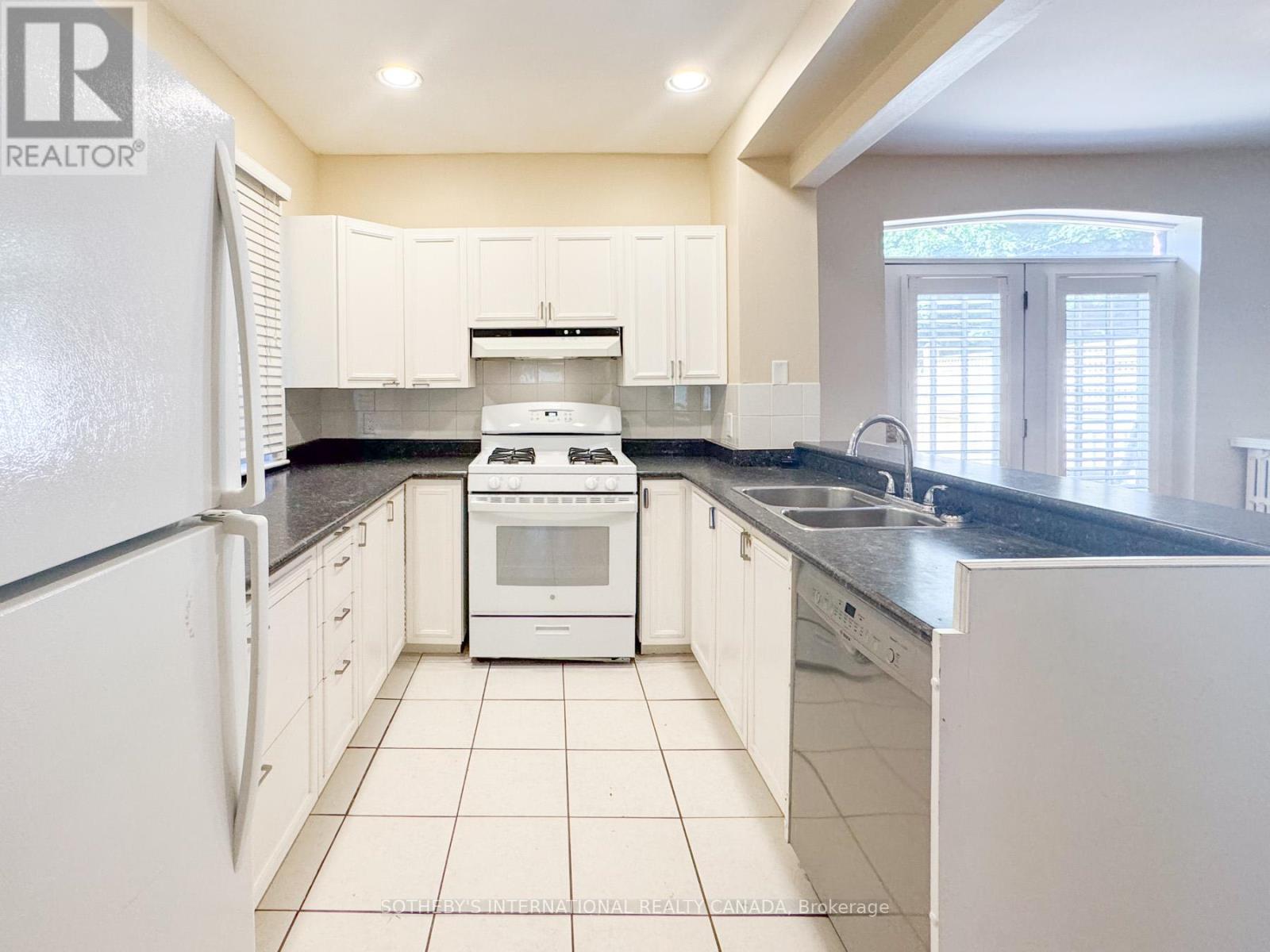 48 Lawrence Avenue W, Toronto, Ontario  M5M 1A4 - Photo 11 - C12966124