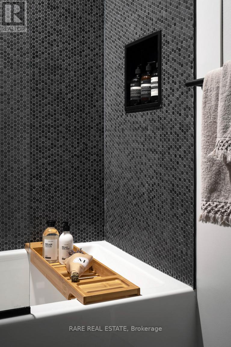 1101 - 30 Mutual Street, Toronto, Ontario  M5B 2A7 - Photo 12 - C12966154