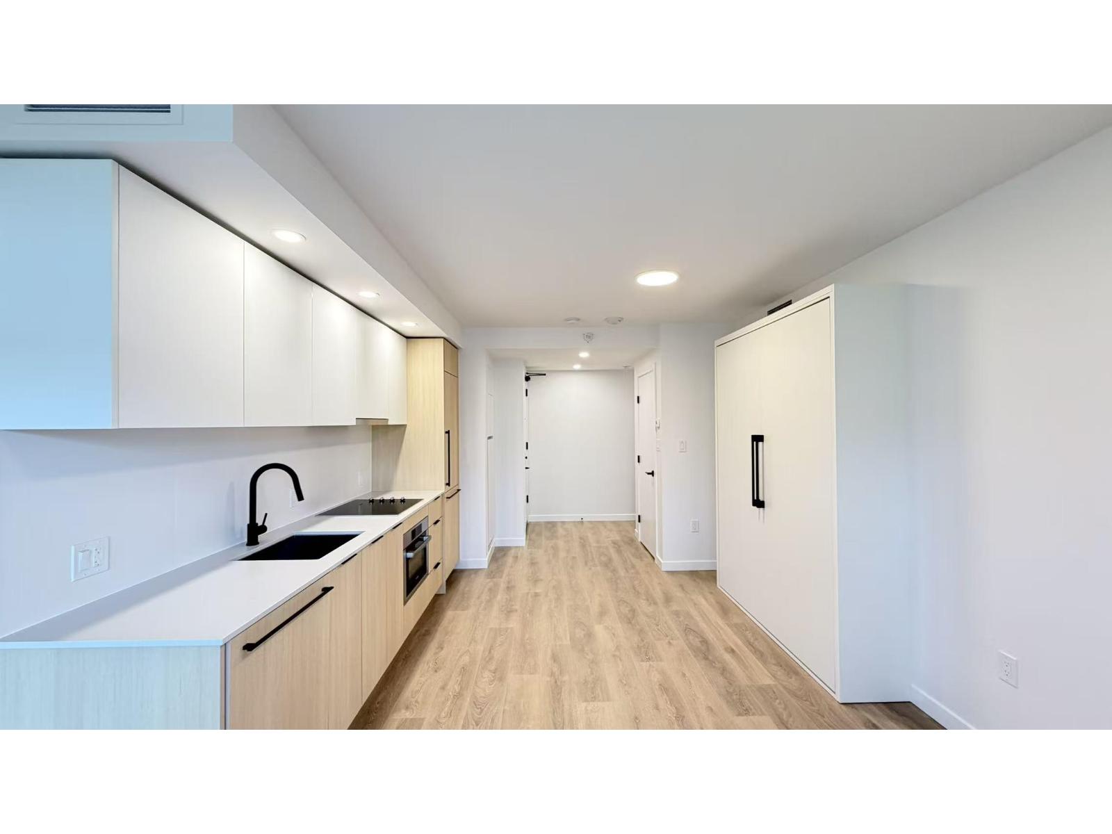 4xx 13738 Central Ave, Surrey, British Columbia  V3T 0X5 - Photo 5 - R3107501