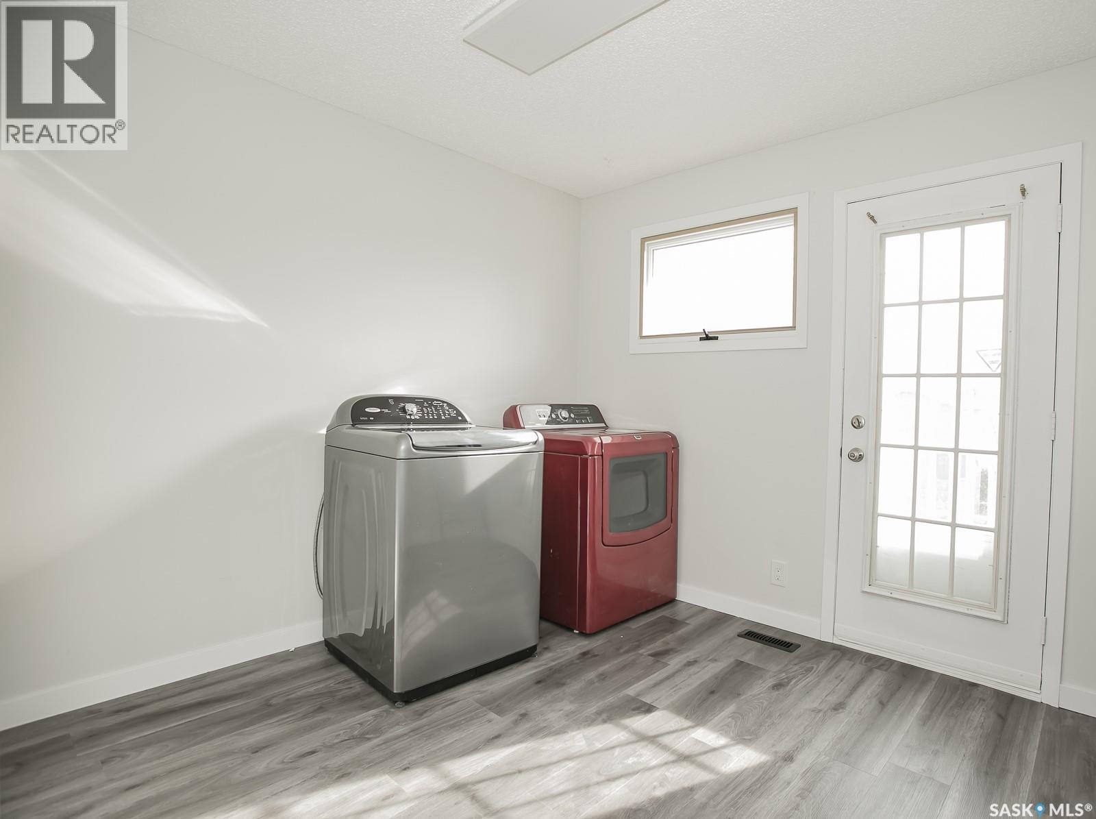 805 Elphinstone Street, Regina, Saskatchewan  S4T 3L5 - Photo 11 - SK032264