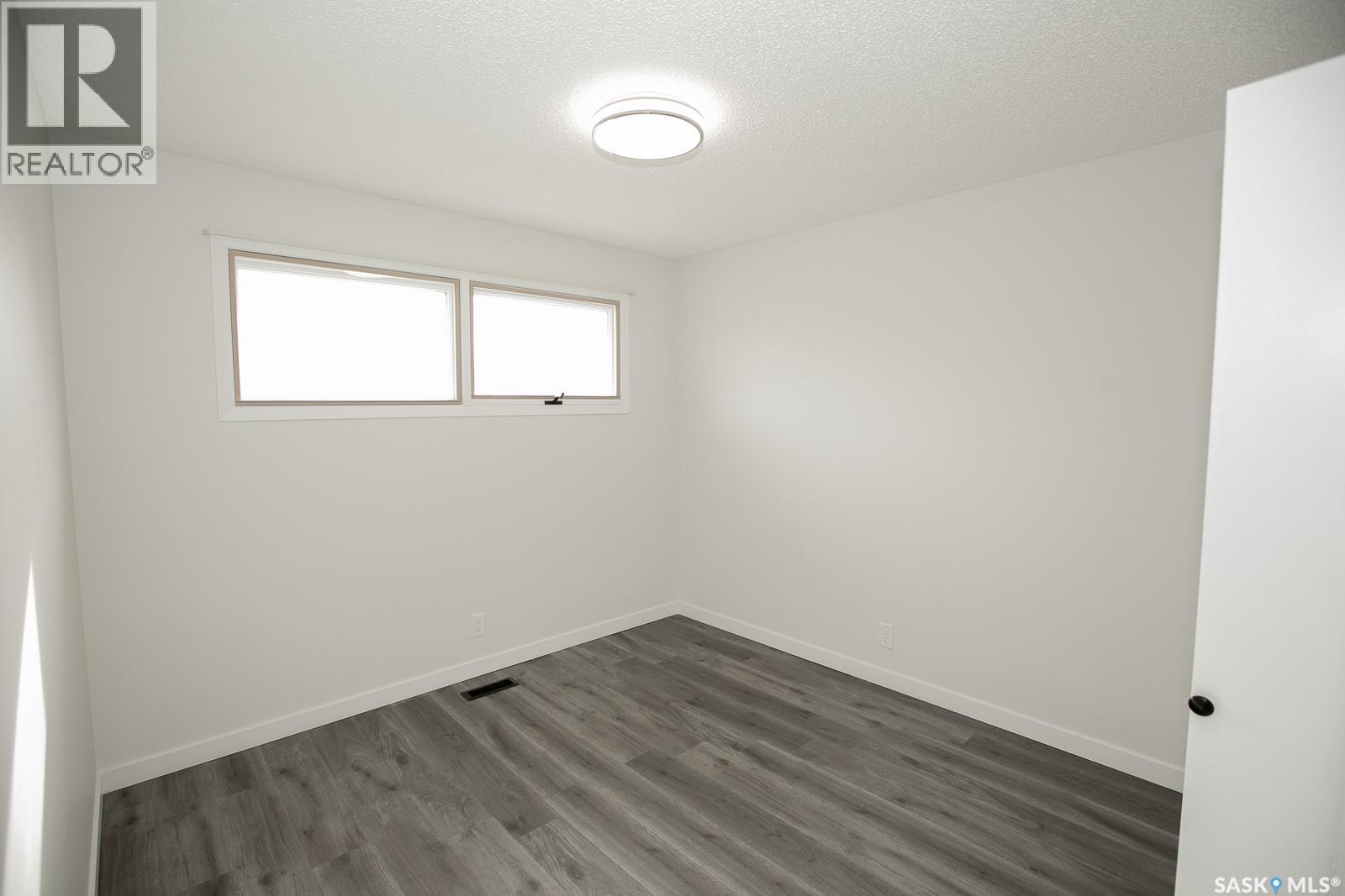 805 Elphinstone Street, Regina, Saskatchewan  S4T 3L5 - Photo 12 - SK032264