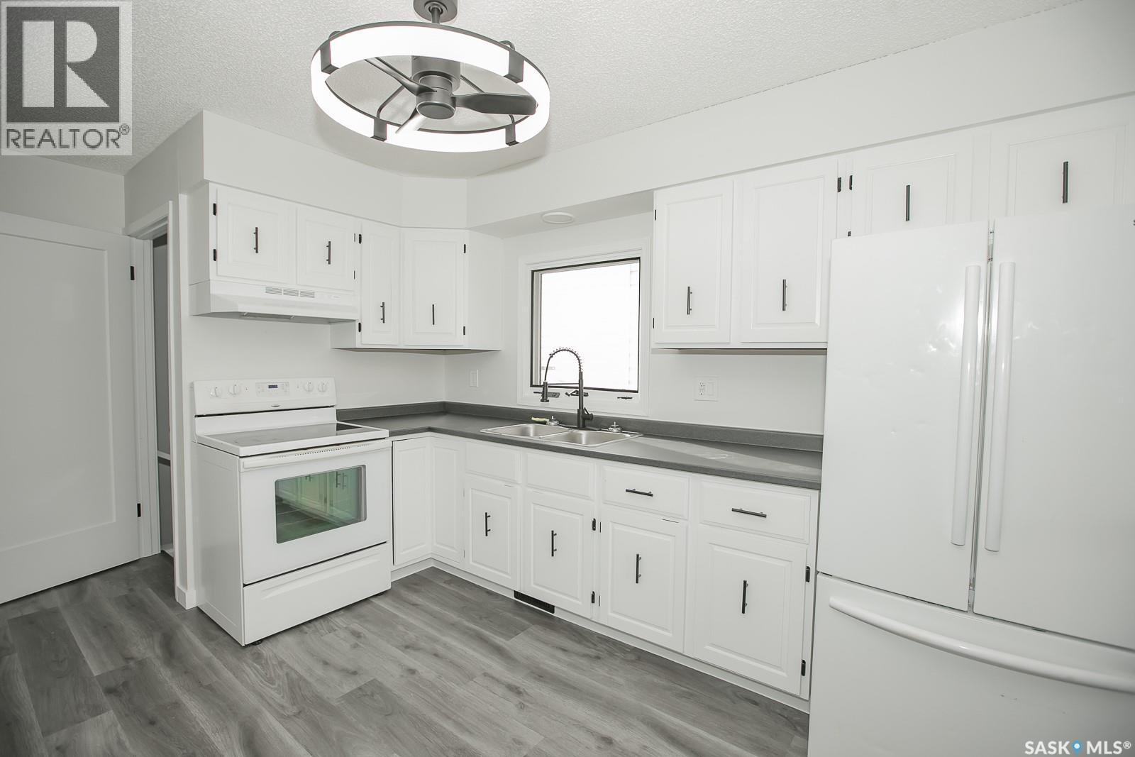 805 Elphinstone Street, Regina, Saskatchewan  S4T 3L5 - Photo 4 - SK032264