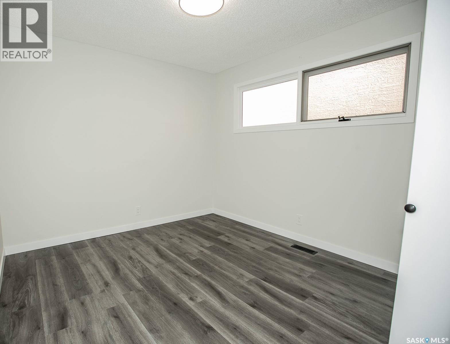 805 Elphinstone Street, Regina, Saskatchewan  S4T 3L5 - Photo 6 - SK032264