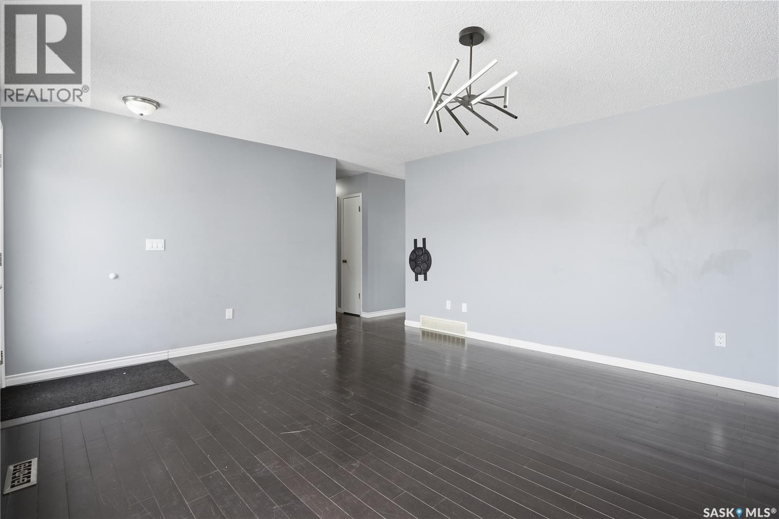 190 Petersmeyer Street, Regina, Saskatchewan  S4R 8J3 - Photo 5 - SK032246