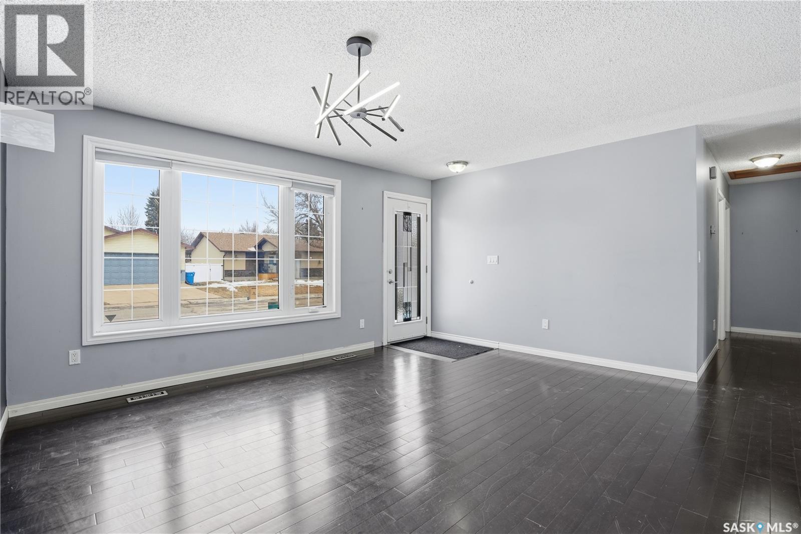 190 Petersmeyer Street, Regina, Saskatchewan  S4R 8J3 - Photo 6 - SK032246