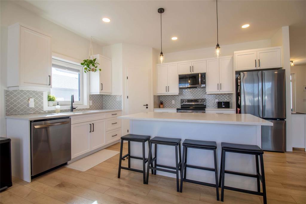 5 Bentley Bay, Steinbach, Manitoba  R5G 2Y5 - Photo 10 - 202606521