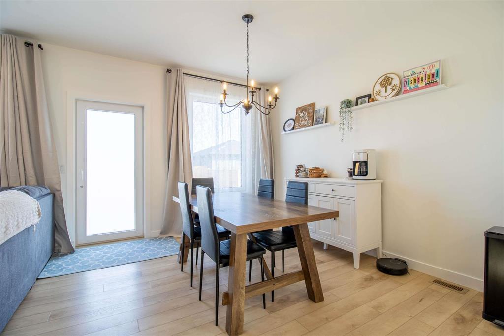 5 Bentley Bay, Steinbach, Manitoba  R5G 2Y5 - Photo 12 - 202606521