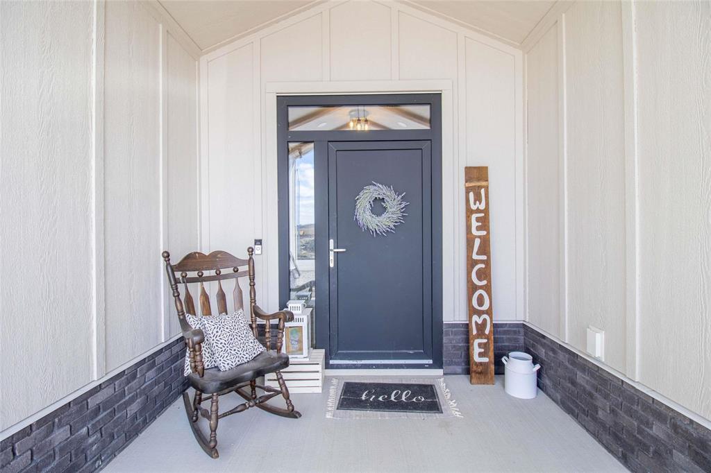 5 Bentley Bay, Steinbach, Manitoba  R5G 2Y5 - Photo 2 - 202606521