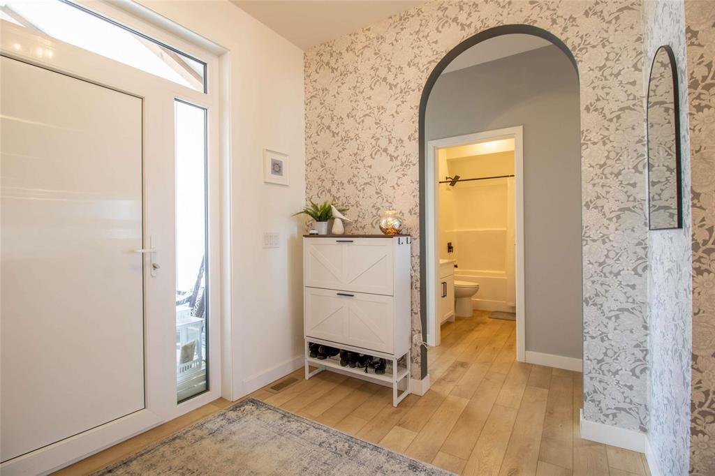 5 Bentley Bay, Steinbach, Manitoba  R5G 2Y5 - Photo 3 - 202606521