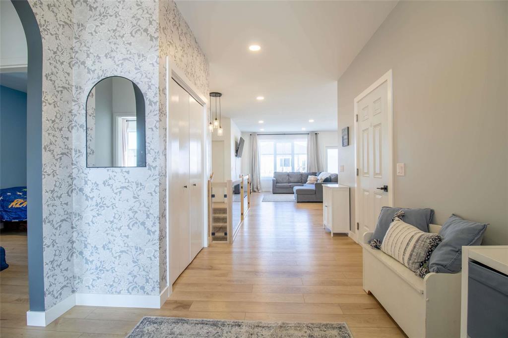 5 Bentley Bay, Steinbach, Manitoba  R5G 2Y5 - Photo 5 - 202606521