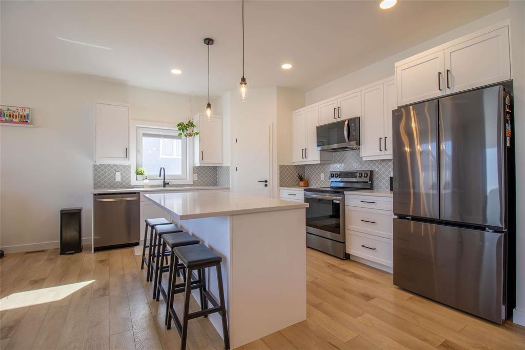 5 Bentley Bay, Steinbach, Manitoba  R5G 2Y5 - Photo 9 - 202606521