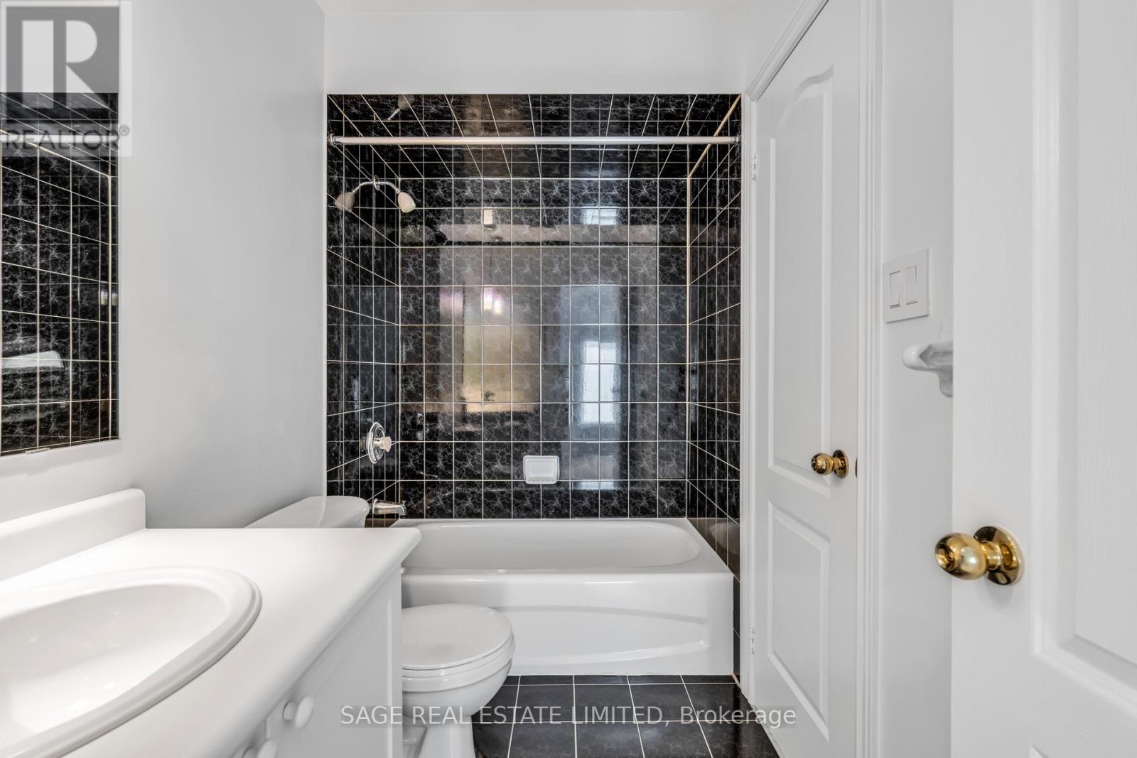 41 Cynthia Jean Street, Markham, Ontario  L6C 2P3 - Photo 24 - N12966036