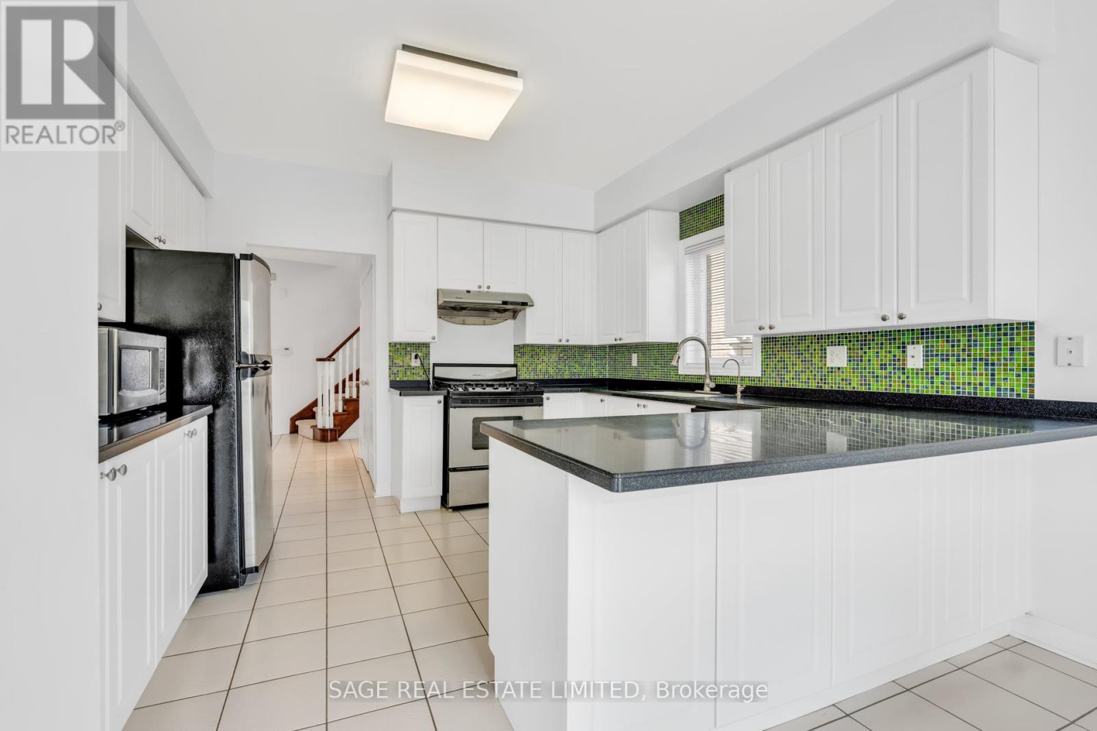 41 Cynthia Jean Street, Markham, Ontario  L6C 2P3 - Photo 8 - N12966036