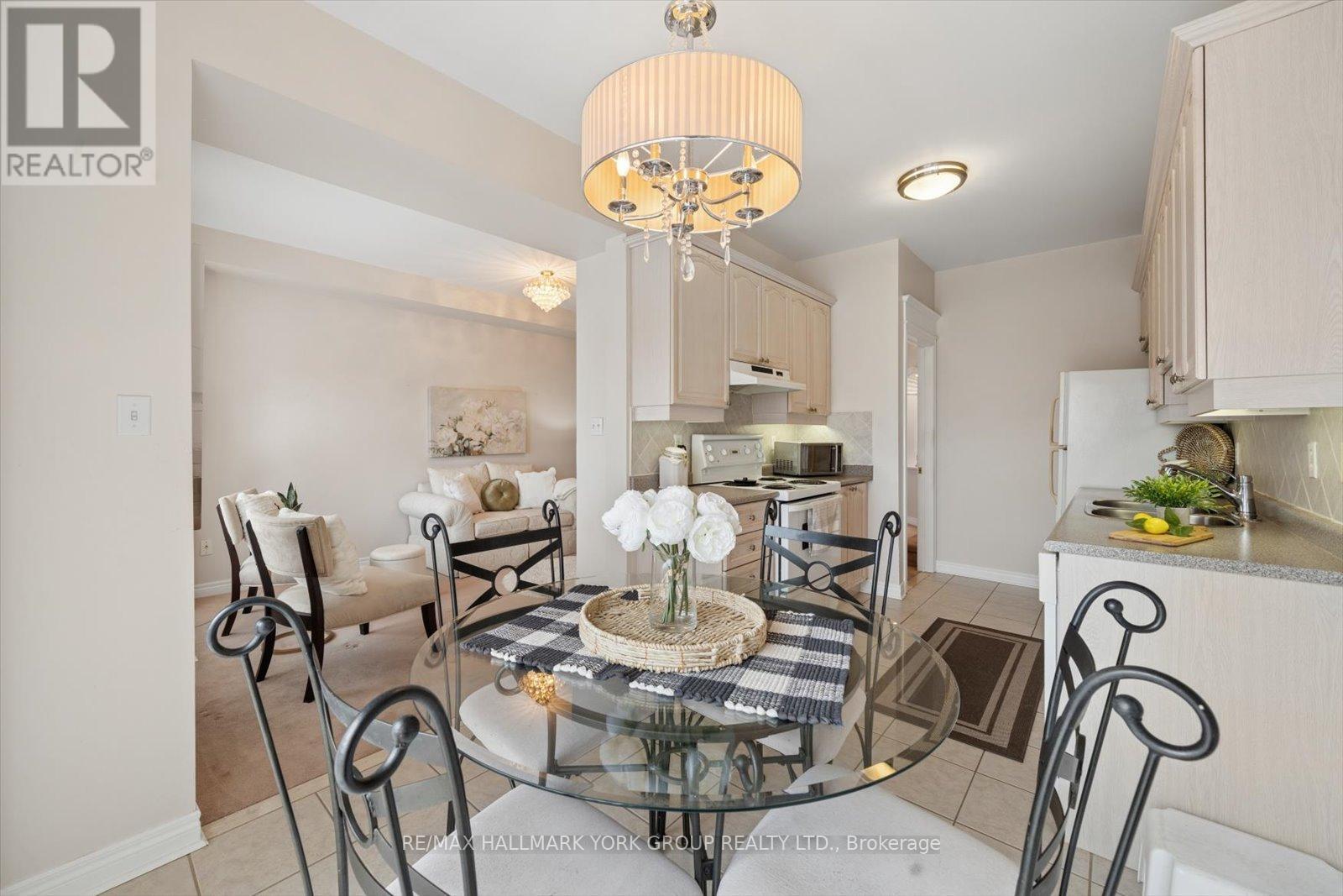 30 Jordanray Boulevard, Newmarket, Ontario  L3X 2P9 - Photo 16 - N12966056