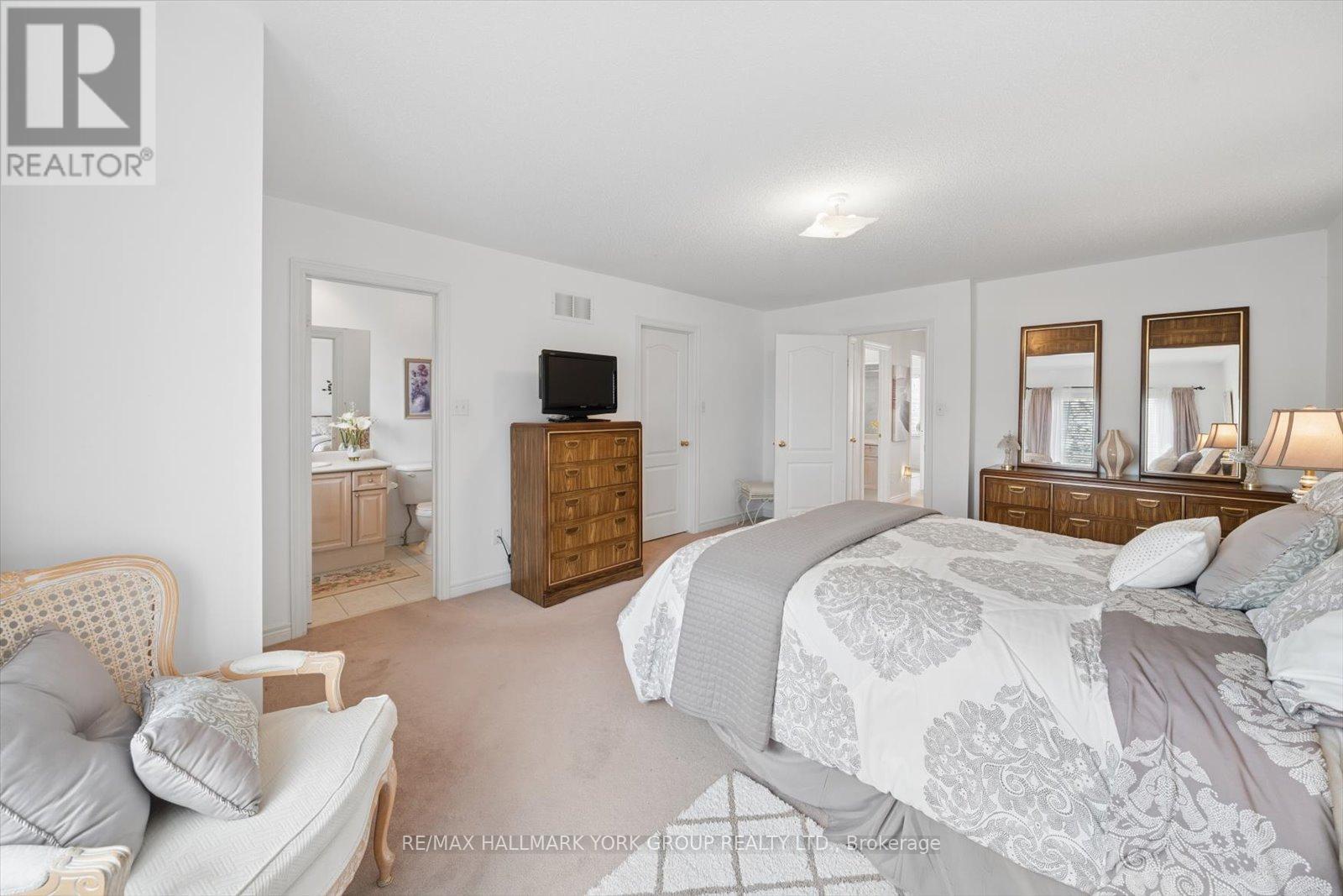 30 Jordanray Boulevard, Newmarket, Ontario  L3X 2P9 - Photo 29 - N12966056