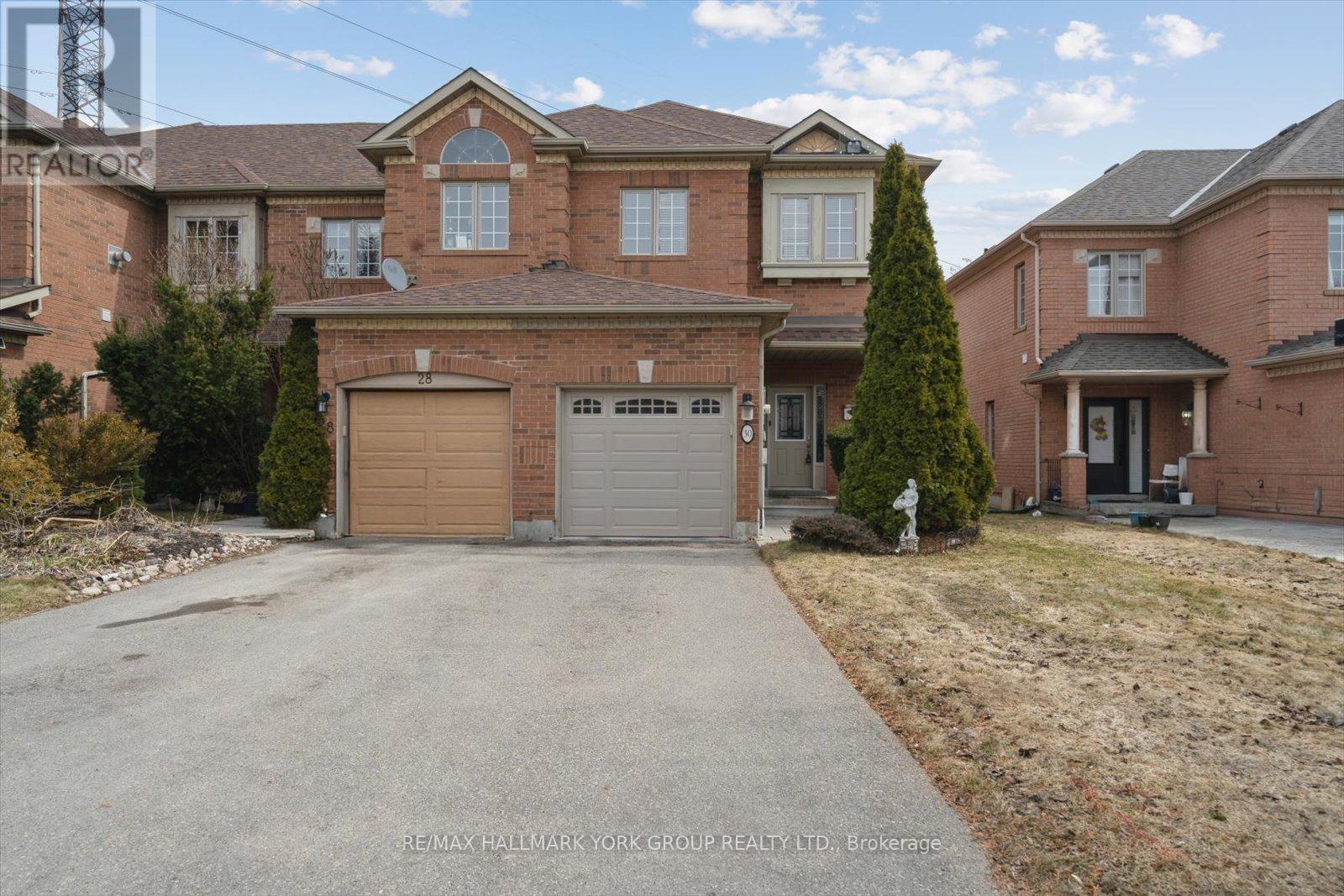 30 Jordanray Boulevard, Newmarket, Ontario  L3X 2P9 - Photo 3 - N12966056