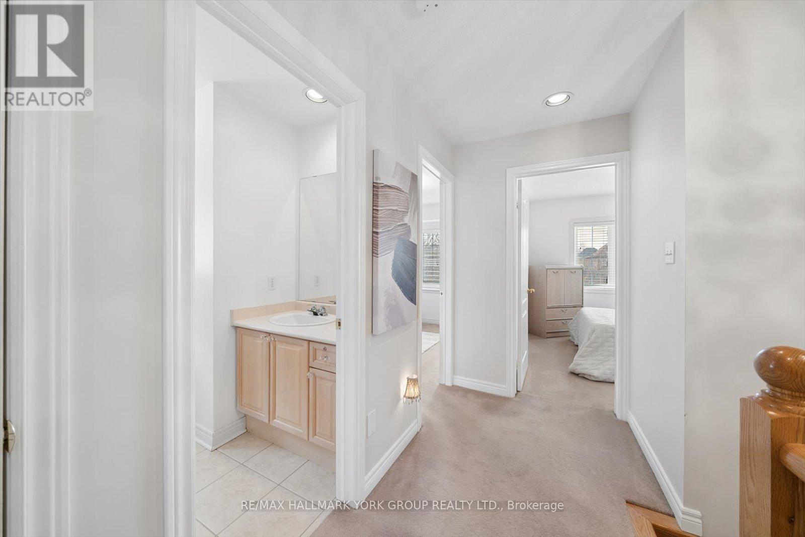 30 Jordanray Boulevard, Newmarket, Ontario  L3X 2P9 - Photo 35 - N12966056