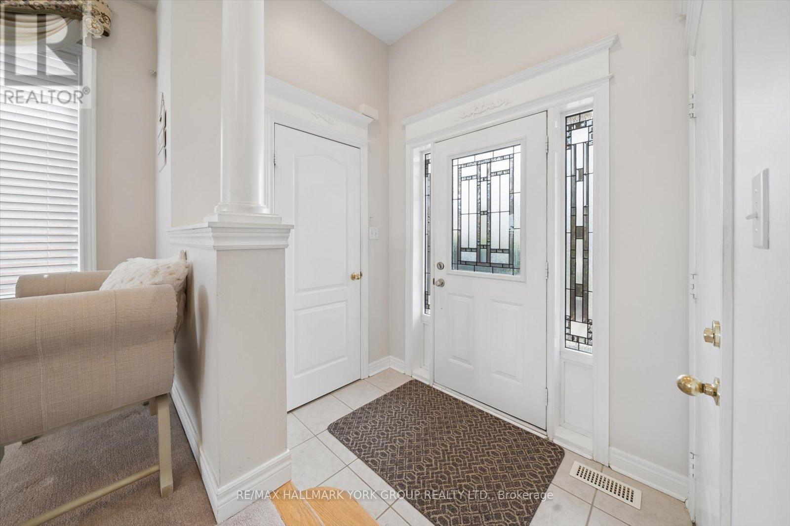 30 Jordanray Boulevard, Newmarket, Ontario  L3X 2P9 - Photo 7 - N12966056