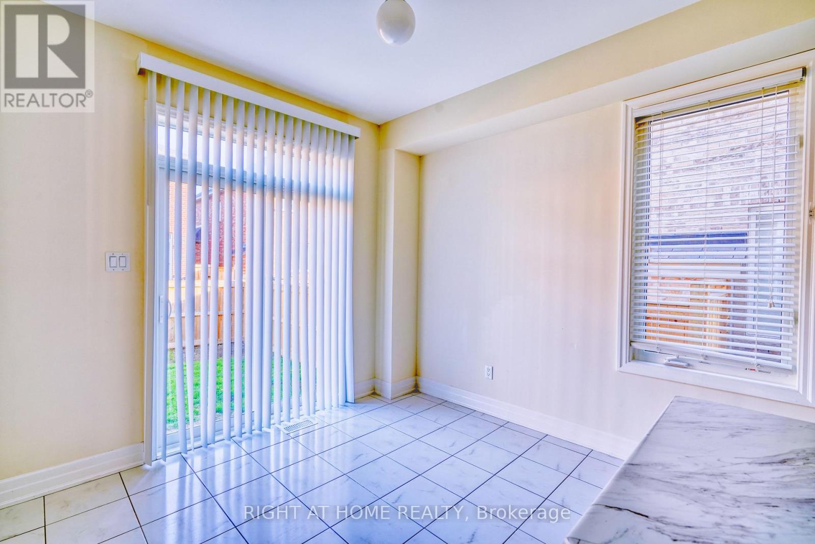 17 Mercury Avenue, Georgina, Ontario  L4P 0H1 - Photo 12 - N12966088