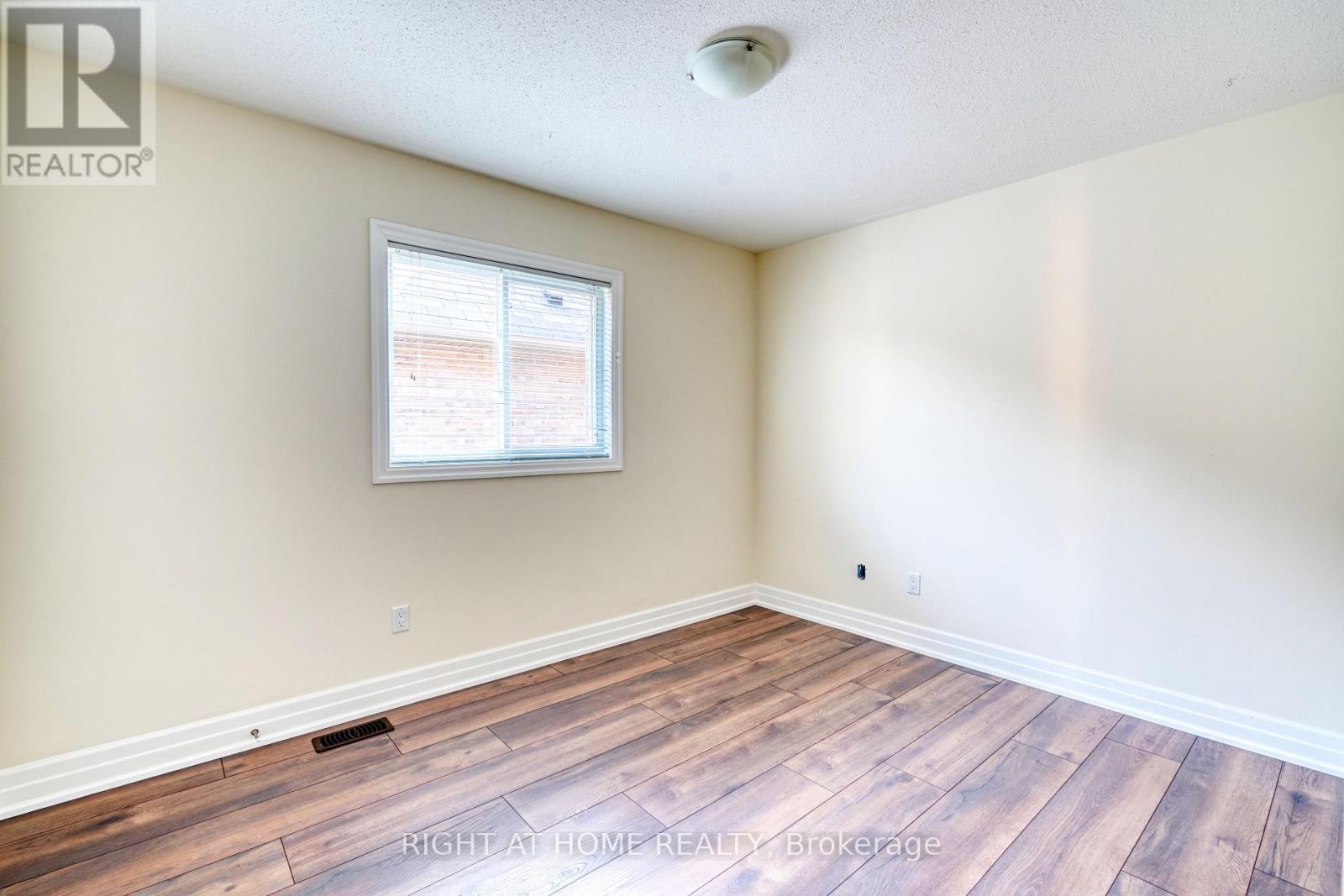 17 Mercury Avenue, Georgina, Ontario  L4P 0H1 - Photo 30 - N12966088