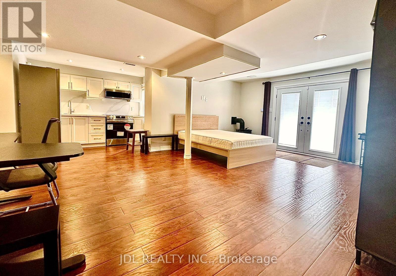 Walkout Basement - 32 Bestview Crescent, Vaughan, Ontario  L6A 3S8 - Photo 2 - N12966150