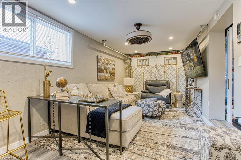 4504 Queensway Gardens, Niagara Falls, Ontario  L2E 6P7 - Photo 6 - 40818275