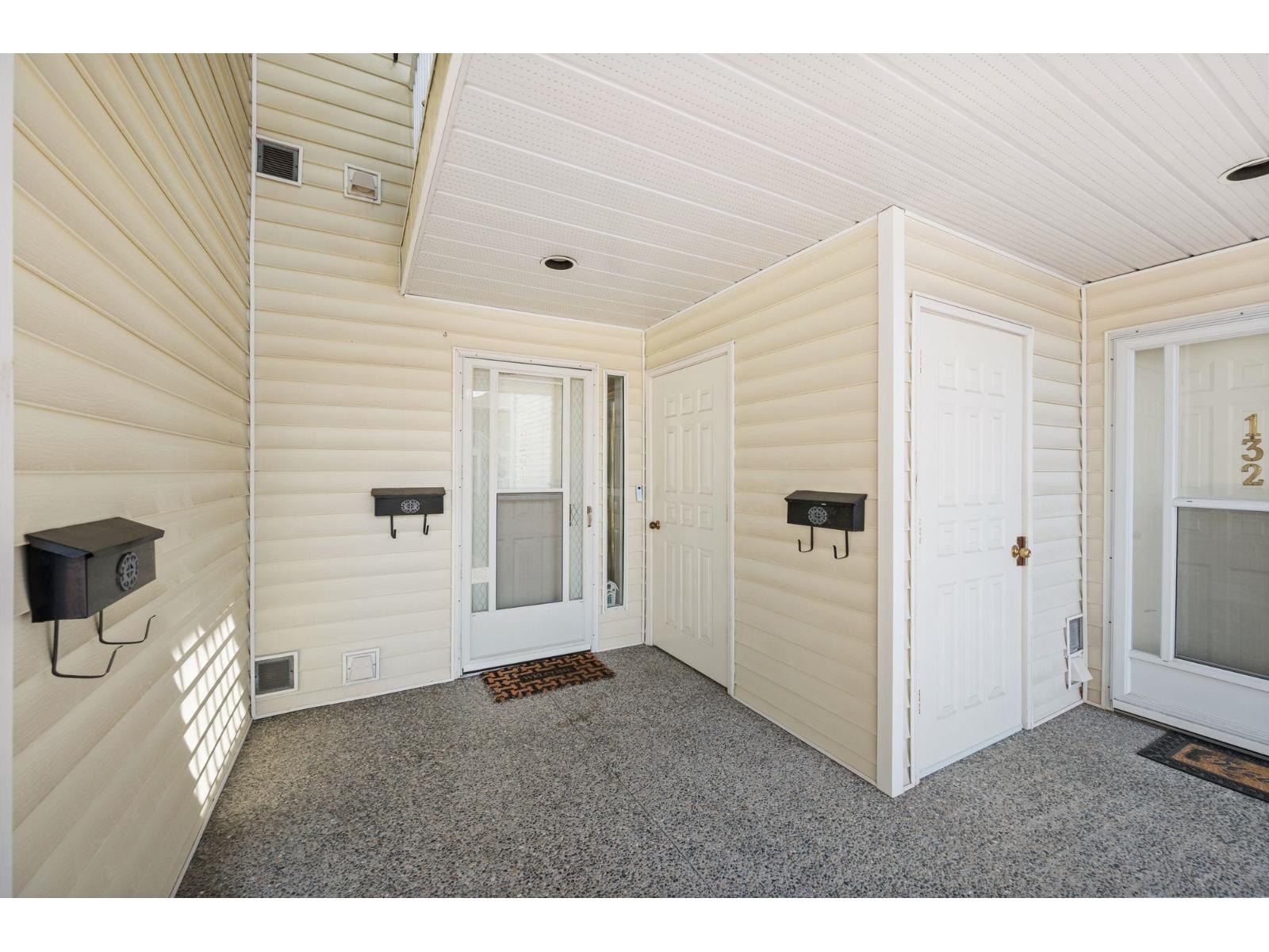 131 7156 121 Street, Surrey, British Columbia  V3W 0J6 - Photo 2 - R3079934