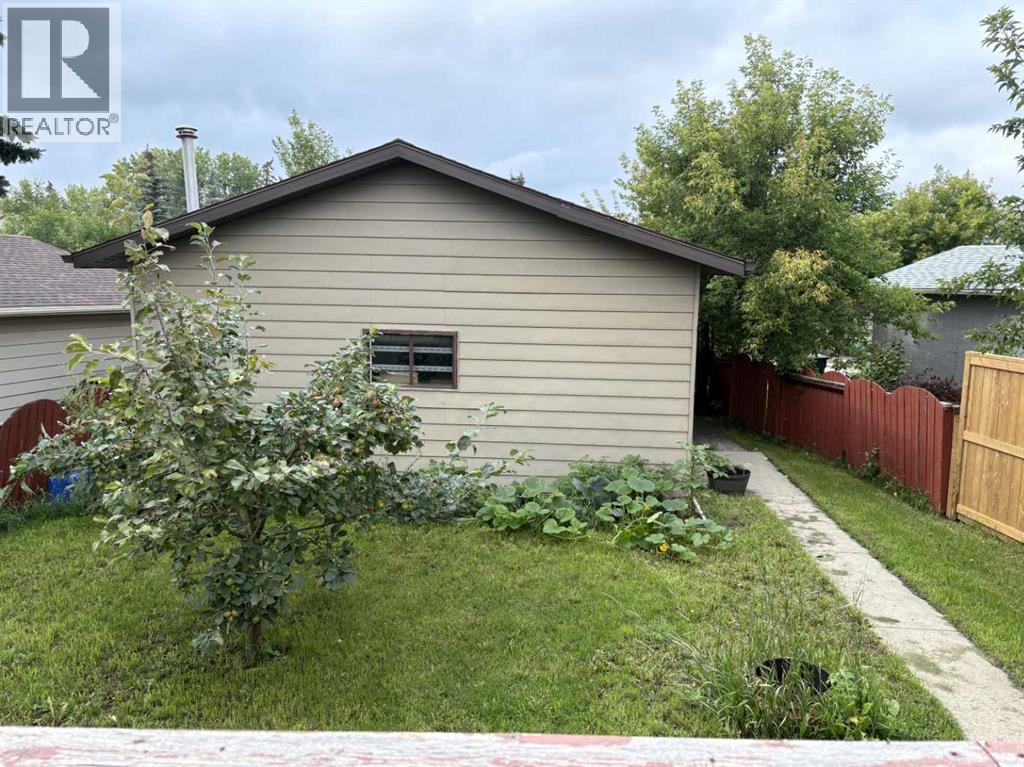 203 Falwood Way NE, Calgary, Alberta  T3J 1A9 - Photo 4 - A2277442