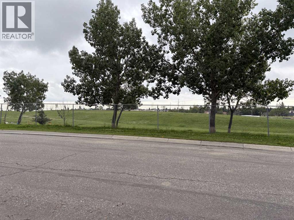 203 Falwood Way NE, Calgary, Alberta  T3J 1A9 - Photo 5 - A2277442