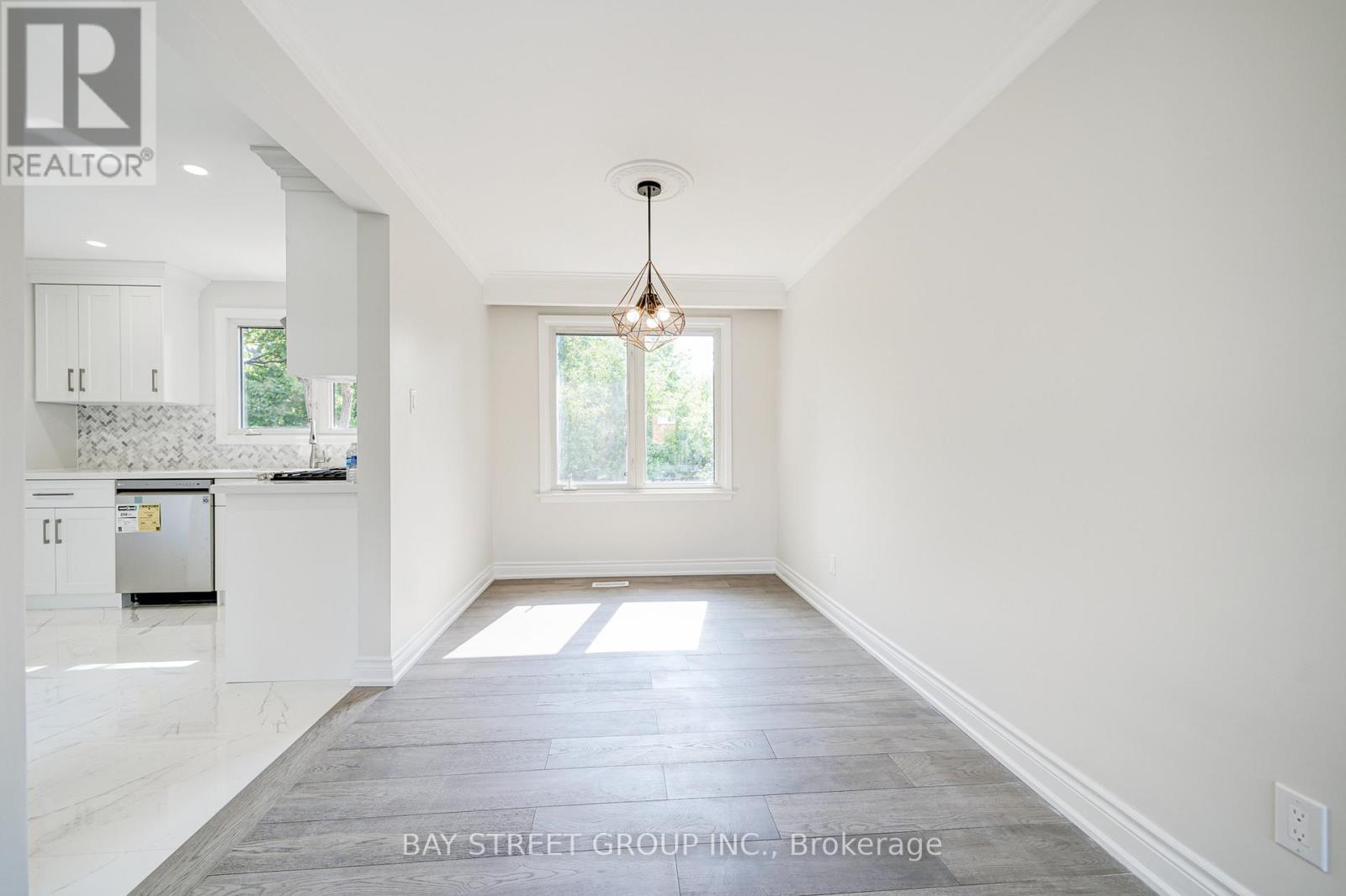 88 Miller Road, Oakville, Ontario  L6H 1J9 - Photo 11 - W12966020