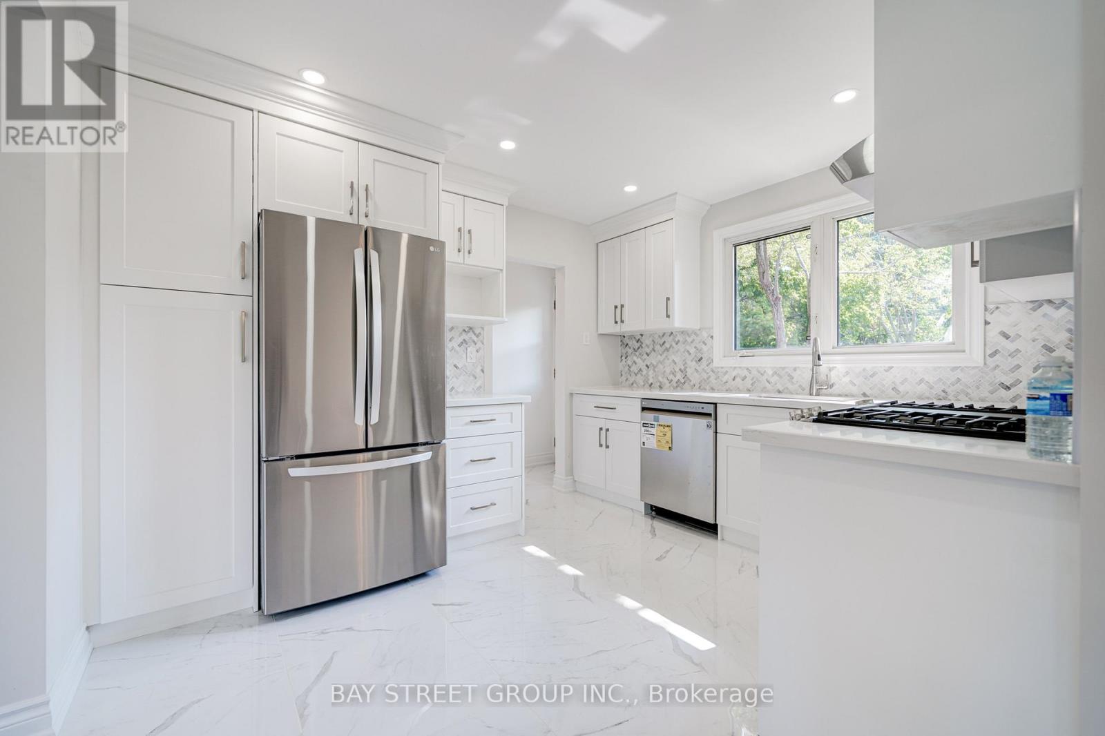 88 Miller Road, Oakville, Ontario  L6H 1J9 - Photo 14 - W12966020