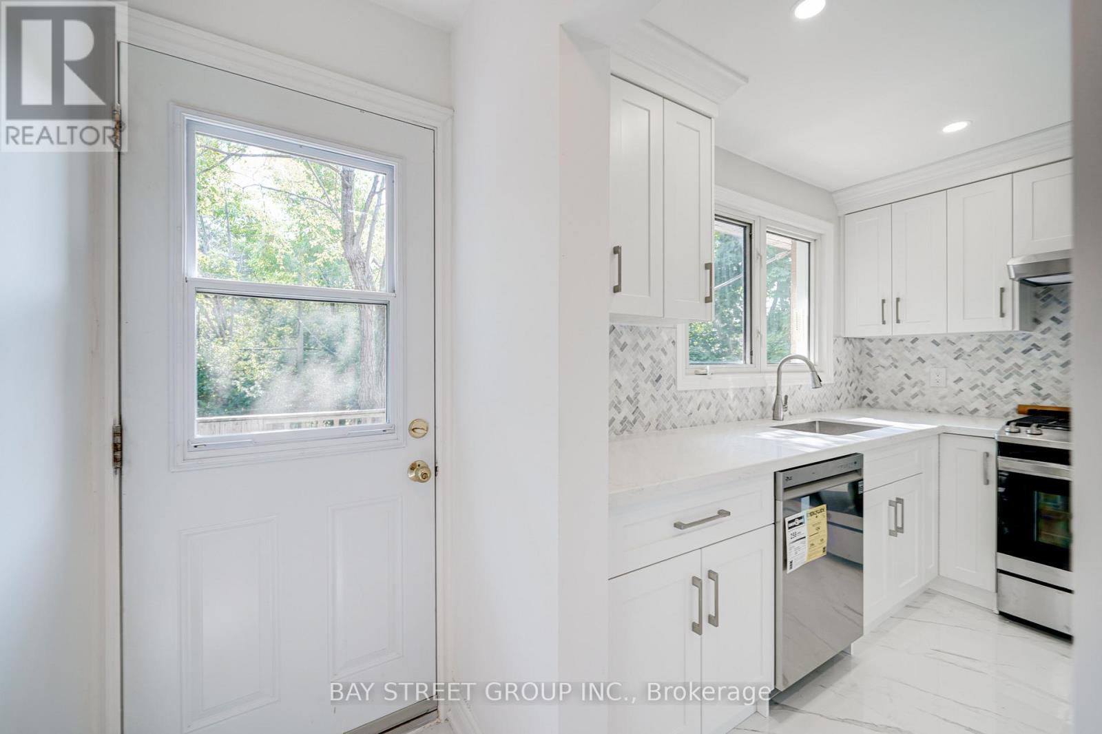 88 Miller Road, Oakville, Ontario  L6H 1J9 - Photo 20 - W12966020