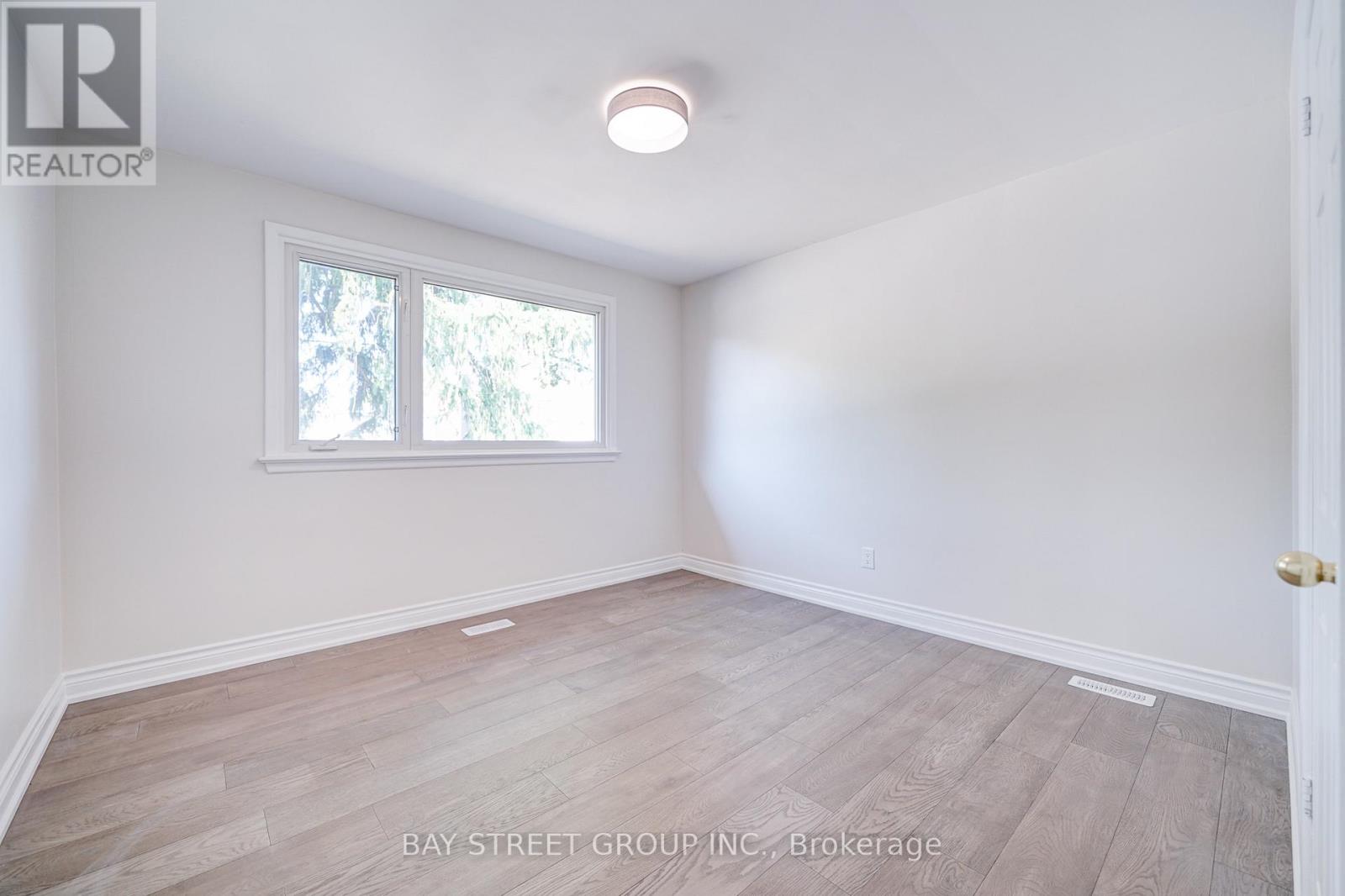 88 Miller Road, Oakville, Ontario  L6H 1J9 - Photo 25 - W12966020