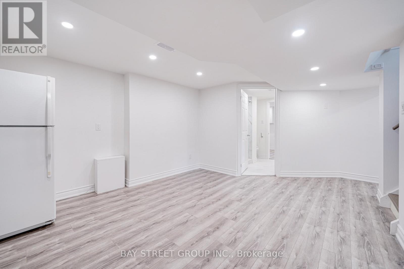 88 Miller Road, Oakville, Ontario  L6H 1J9 - Photo 32 - W12966020