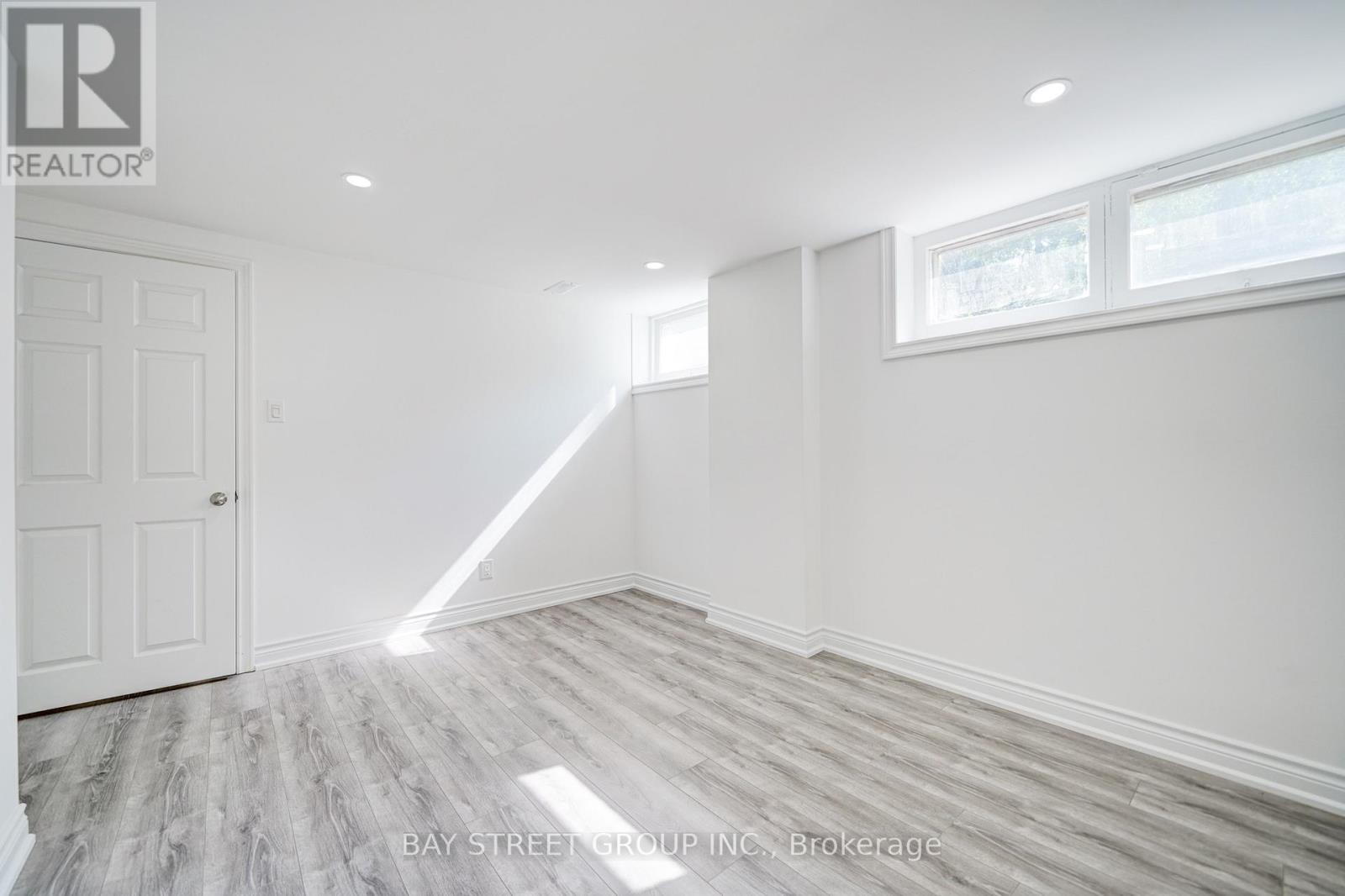 88 Miller Road, Oakville, Ontario  L6H 1J9 - Photo 36 - W12966020