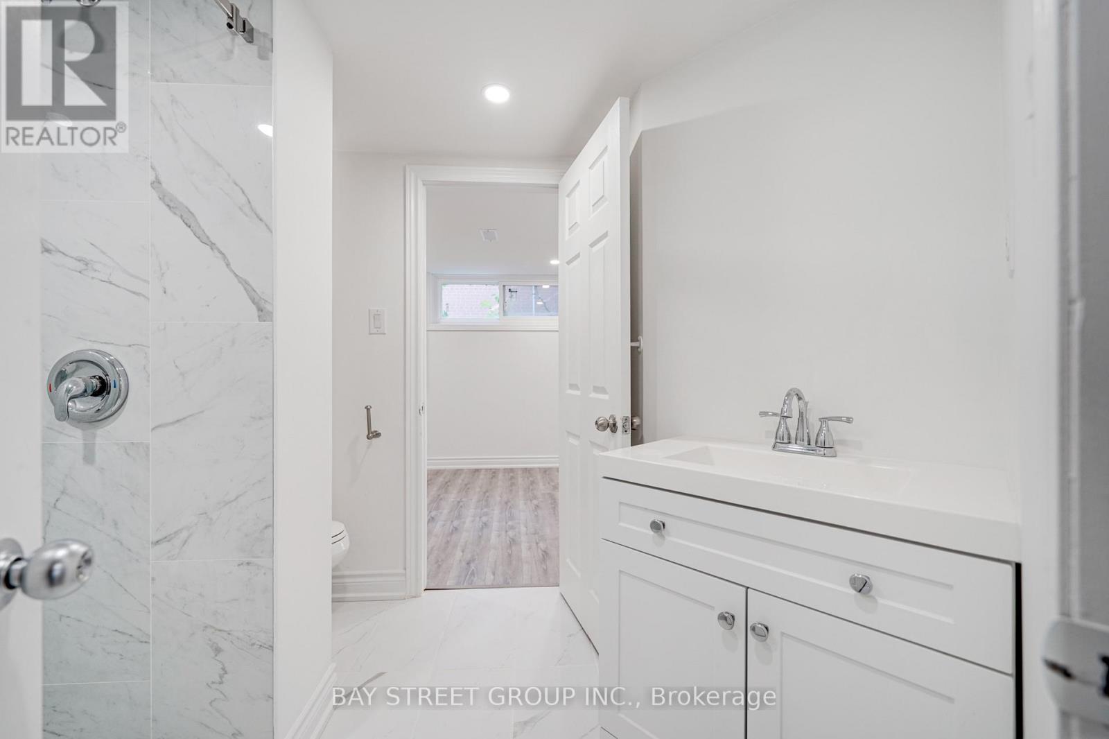 88 Miller Road, Oakville, Ontario  L6H 1J9 - Photo 37 - W12966020