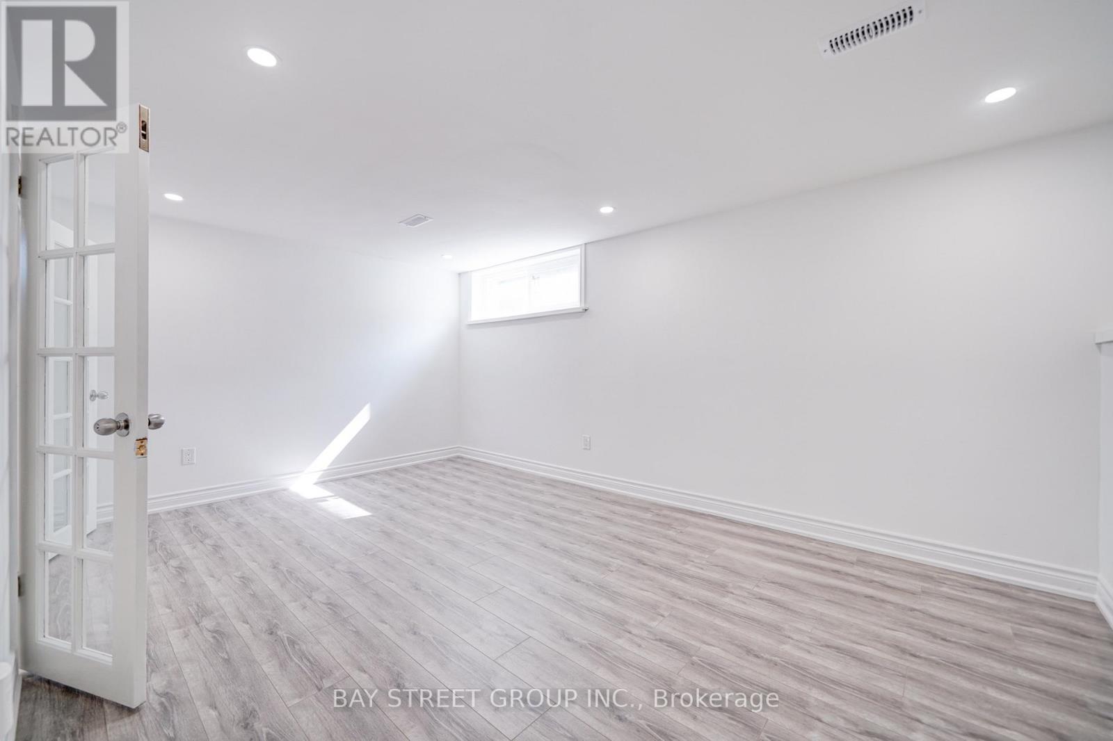 88 Miller Road, Oakville, Ontario  L6H 1J9 - Photo 38 - W12966020