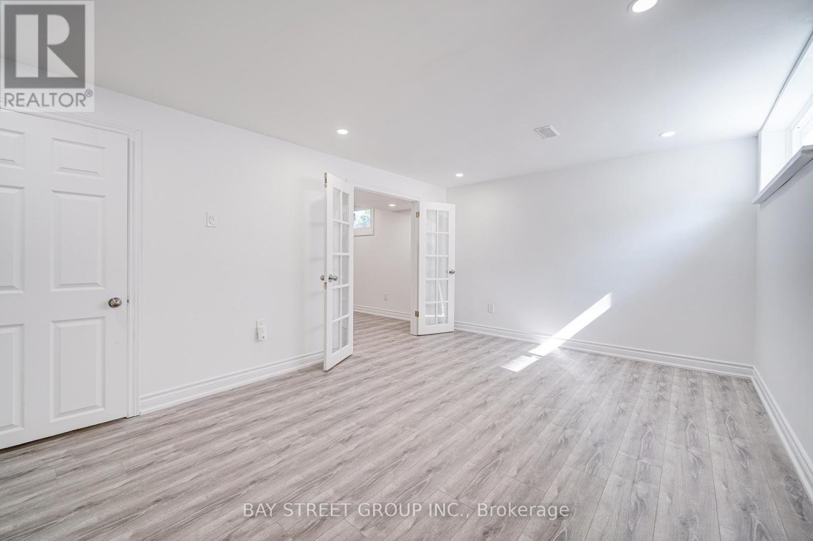 88 Miller Road, Oakville, Ontario  L6H 1J9 - Photo 39 - W12966020