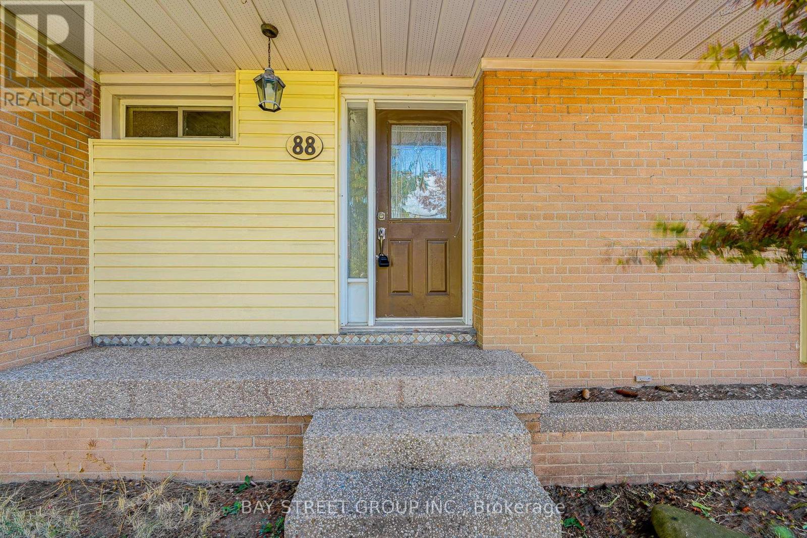 88 Miller Road, Oakville, Ontario  L6H 1J9 - Photo 5 - W12966020