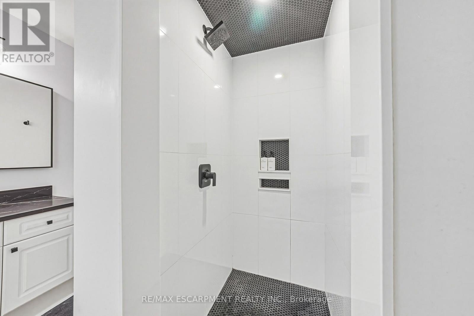 980 Glen View Avenue, Burlington, Ontario  L7T 3Y6 - Photo 21 - W12966074