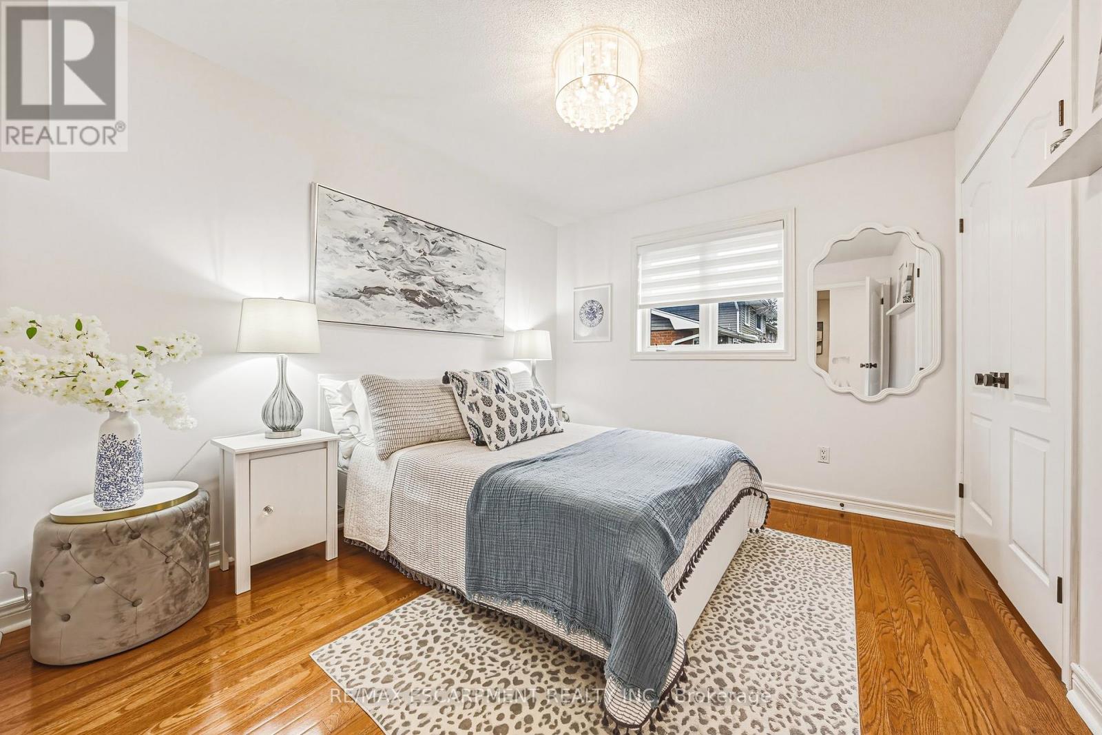 980 Glen View Avenue, Burlington, Ontario  L7T 3Y6 - Photo 22 - W12966074