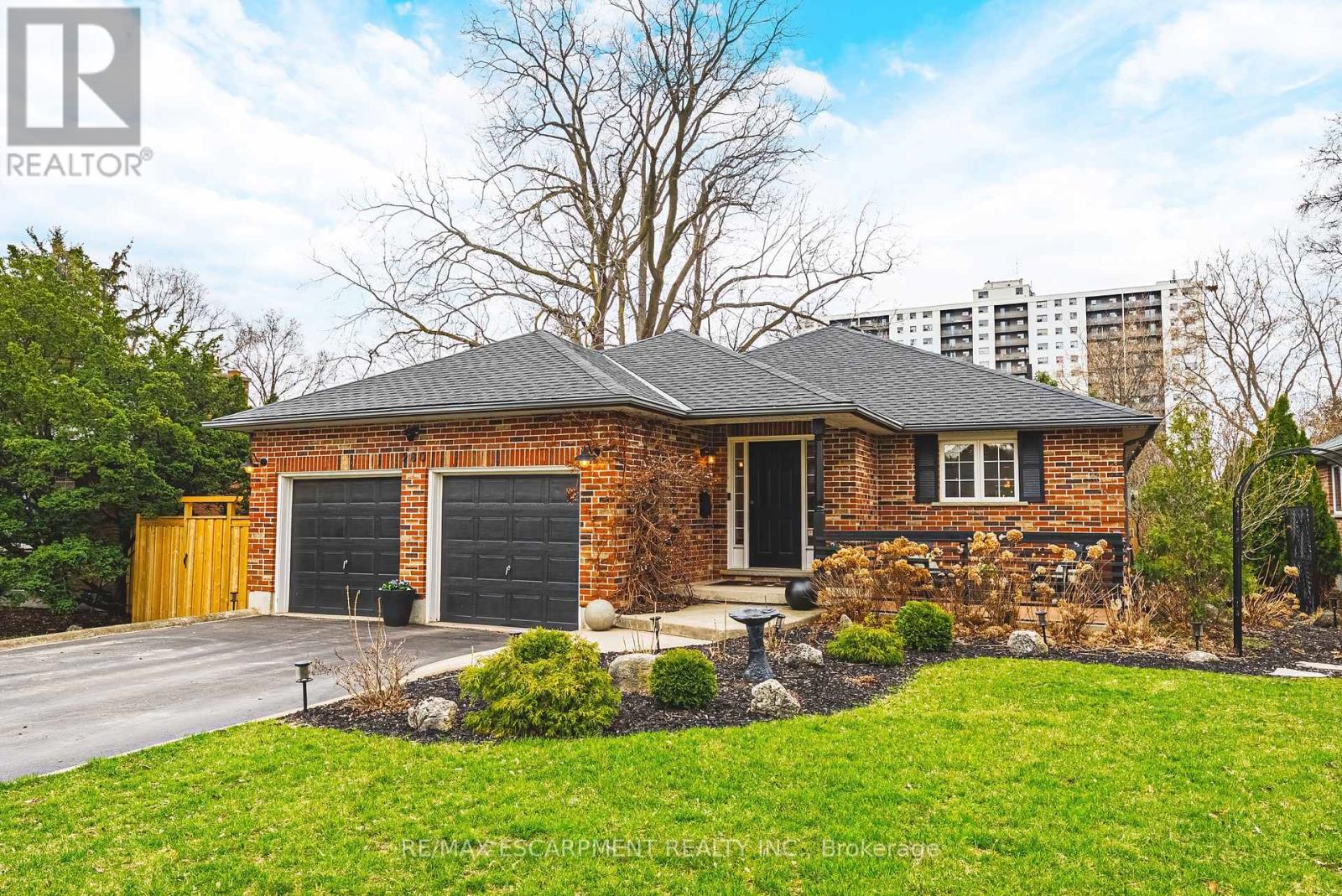 980 Glen View Avenue, Burlington, Ontario  L7T 3Y6 - Photo 49 - W12966074