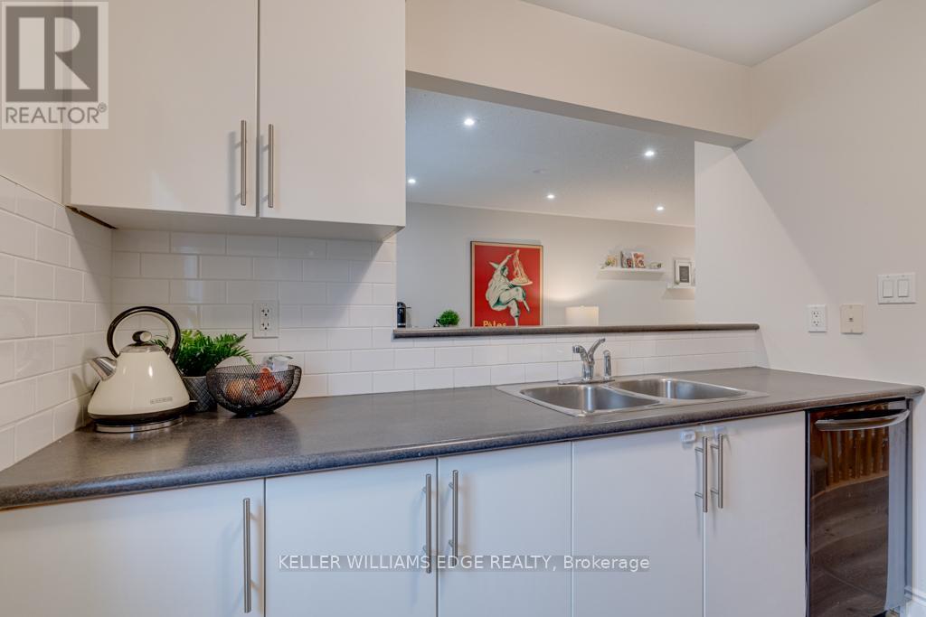 649 Frank Place, Milton, Ontario  L9T 0P8 - Photo 17 - W12966130