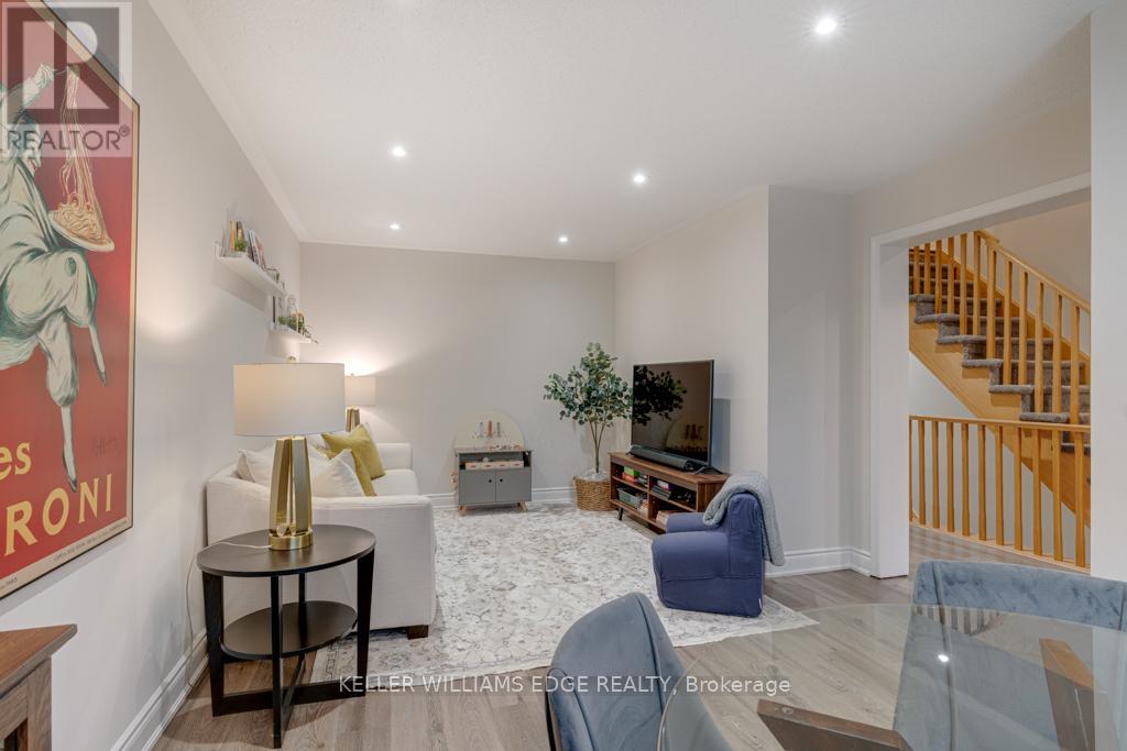 649 Frank Place, Milton, Ontario  L9T 0P8 - Photo 5 - W12966130