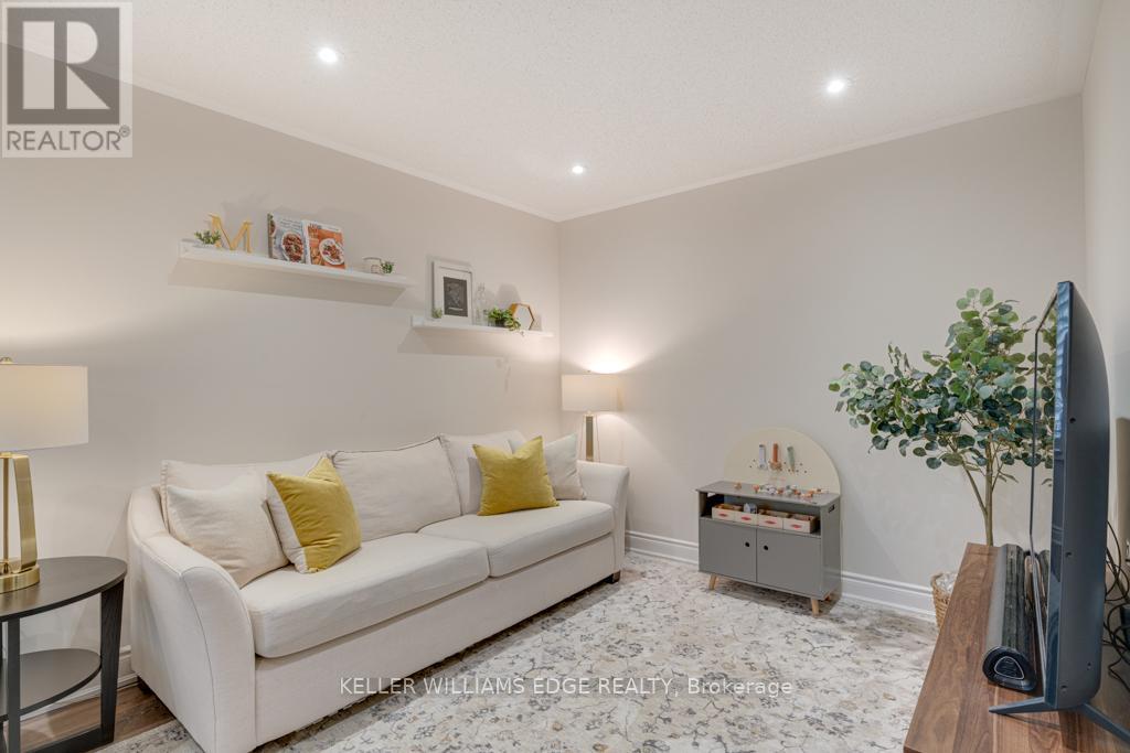 649 Frank Place, Milton, Ontario  L9T 0P8 - Photo 7 - W12966130