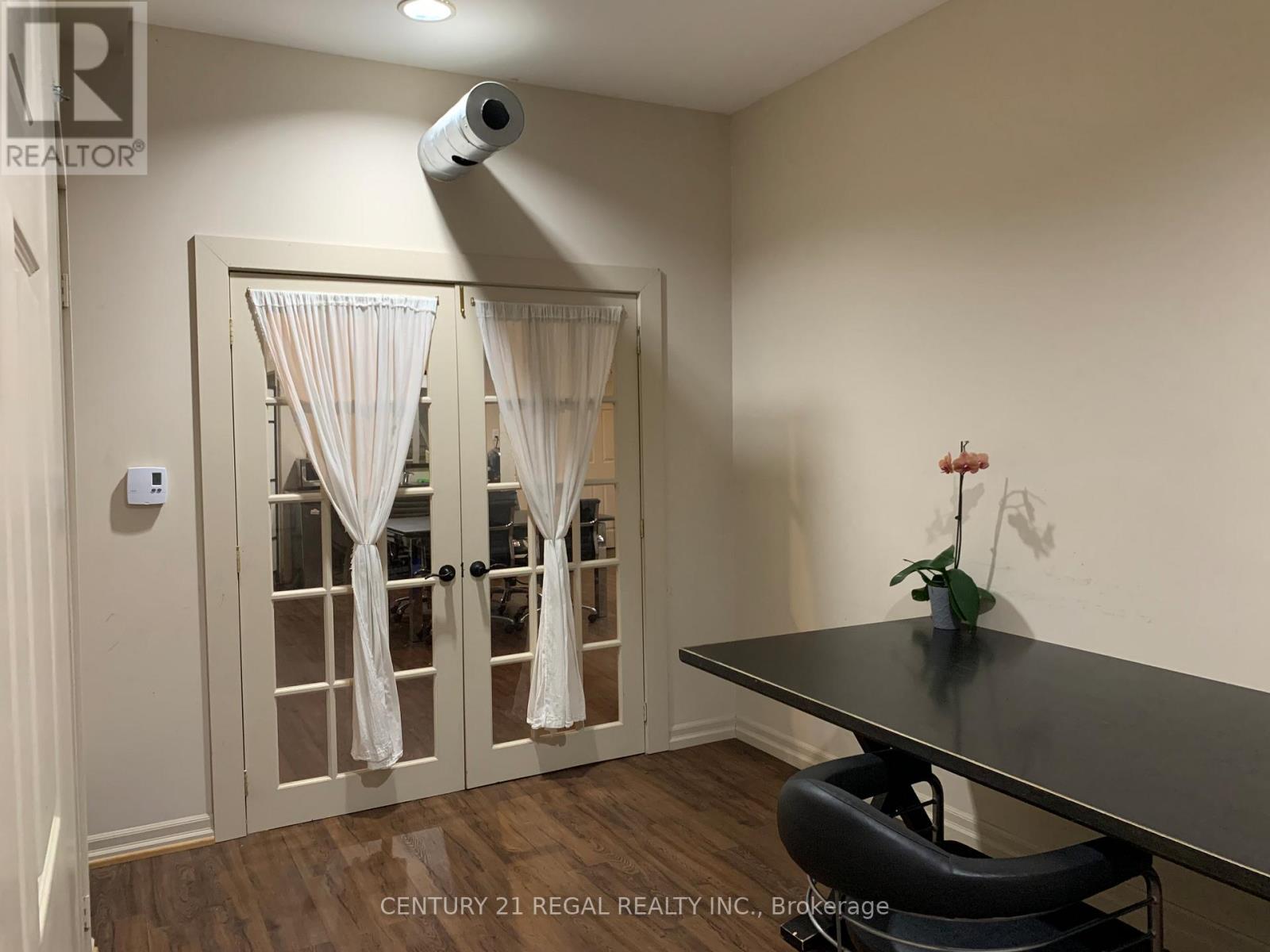 101b - 1291 Queen Street W, Toronto, Ontario  M6K 1L6 - Photo 8 - W12966148