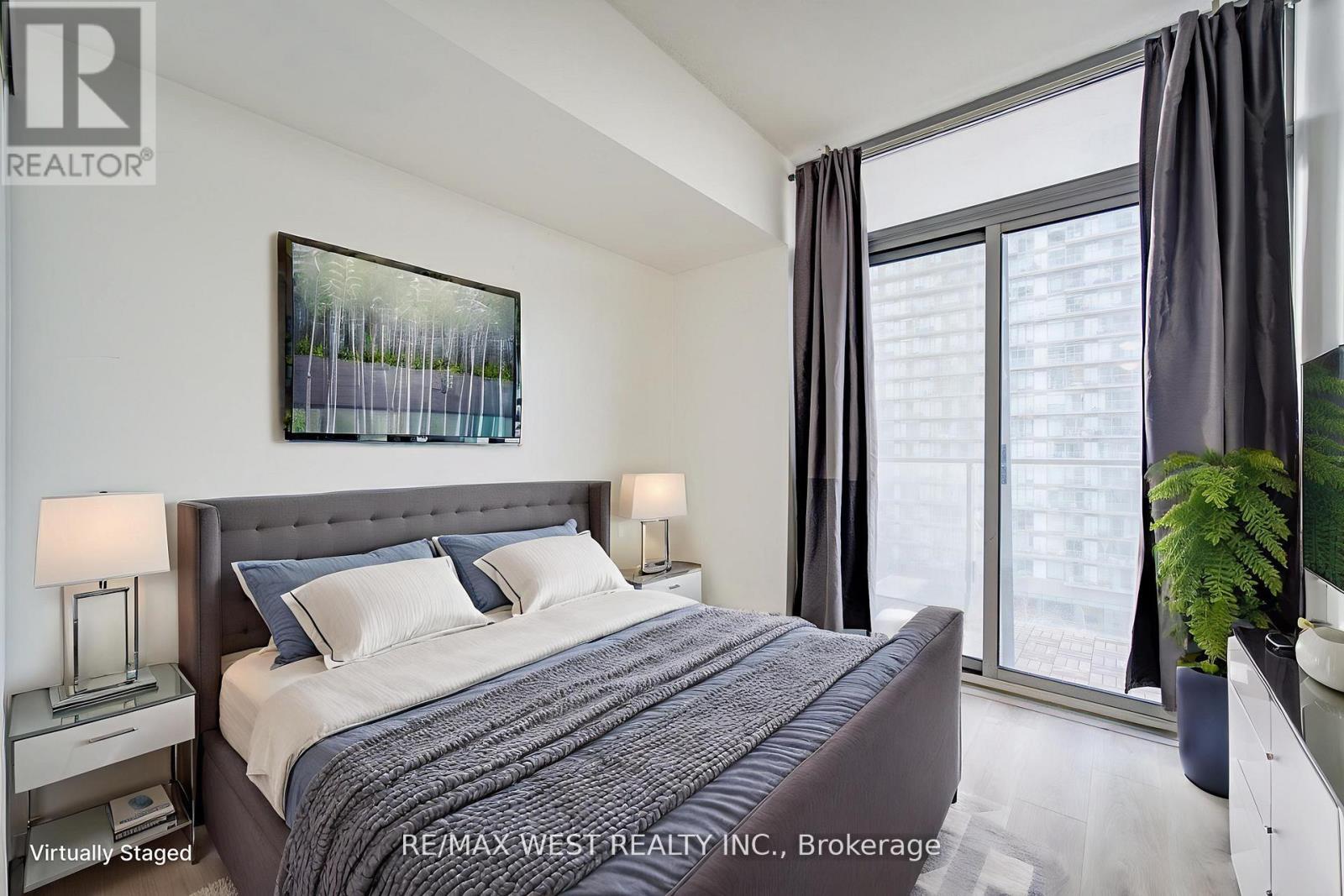 813 - 103 The Queensway W, Toronto, Ontario  M6S 5B3 - Photo 13 - W12966156