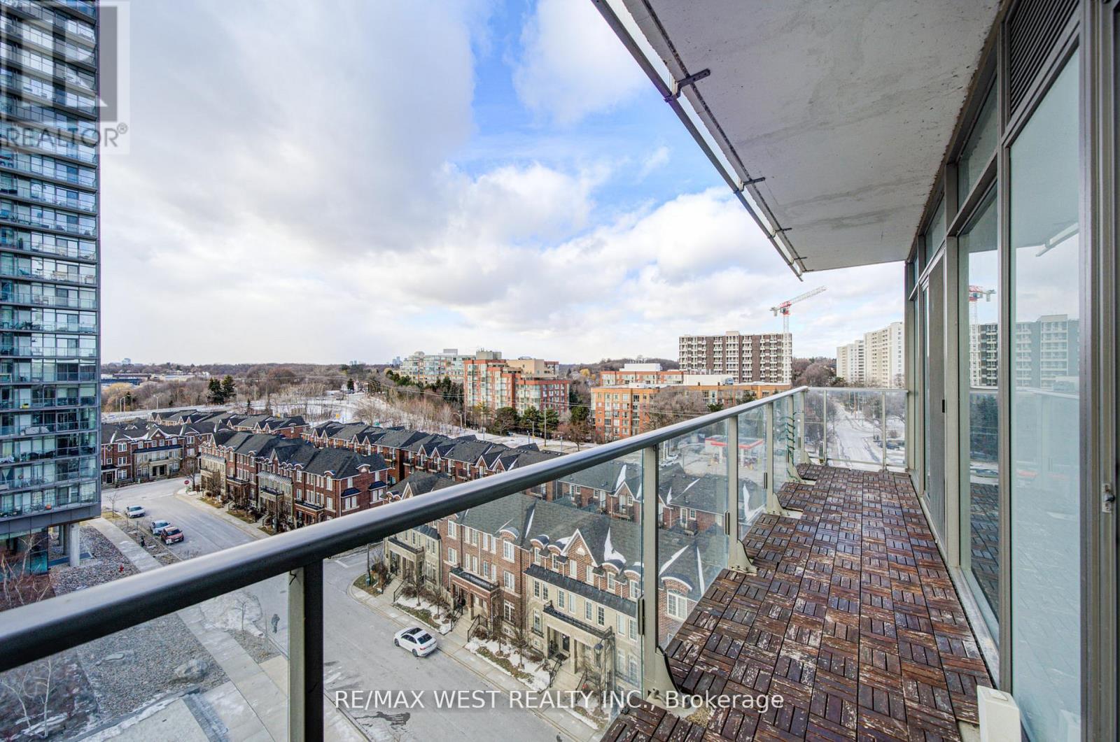 813 - 103 The Queensway W, Toronto, Ontario  M6S 5B3 - Photo 18 - W12966156