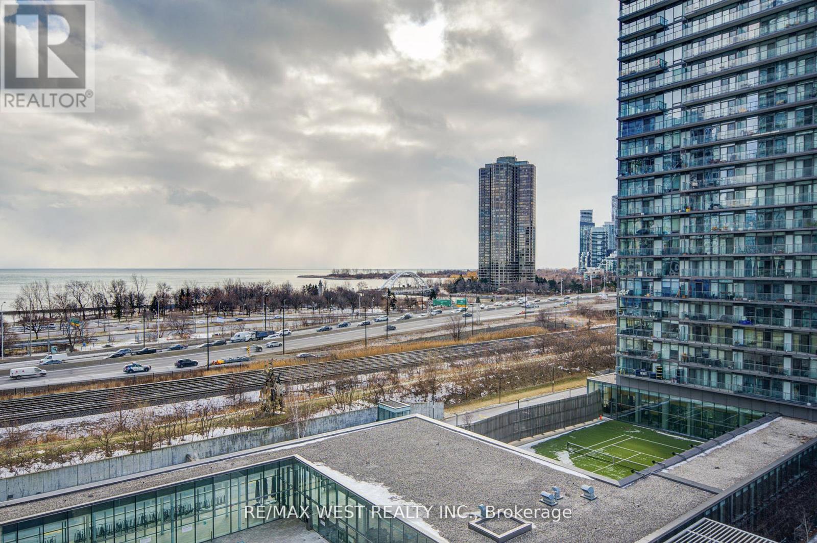 813 - 103 The Queensway W, Toronto, Ontario  M6S 5B3 - Photo 22 - W12966156