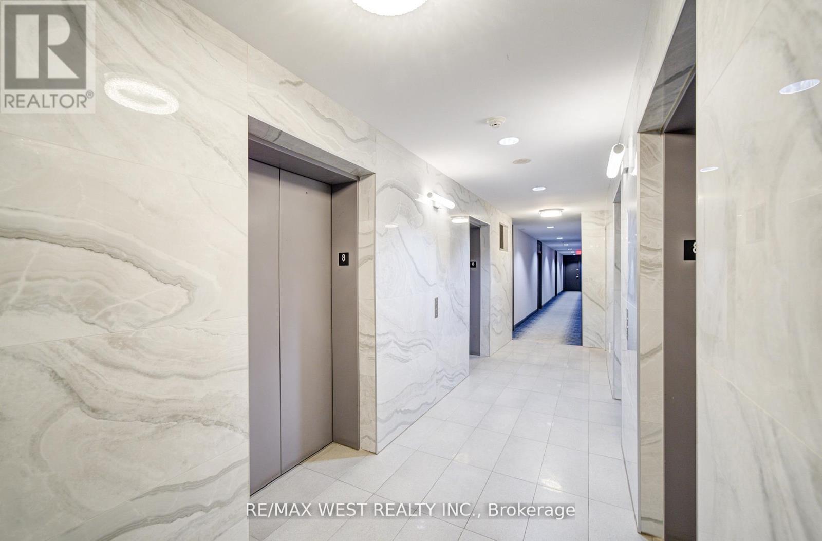 813 - 103 The Queensway W, Toronto, Ontario  M6S 5B3 - Photo 5 - W12966156